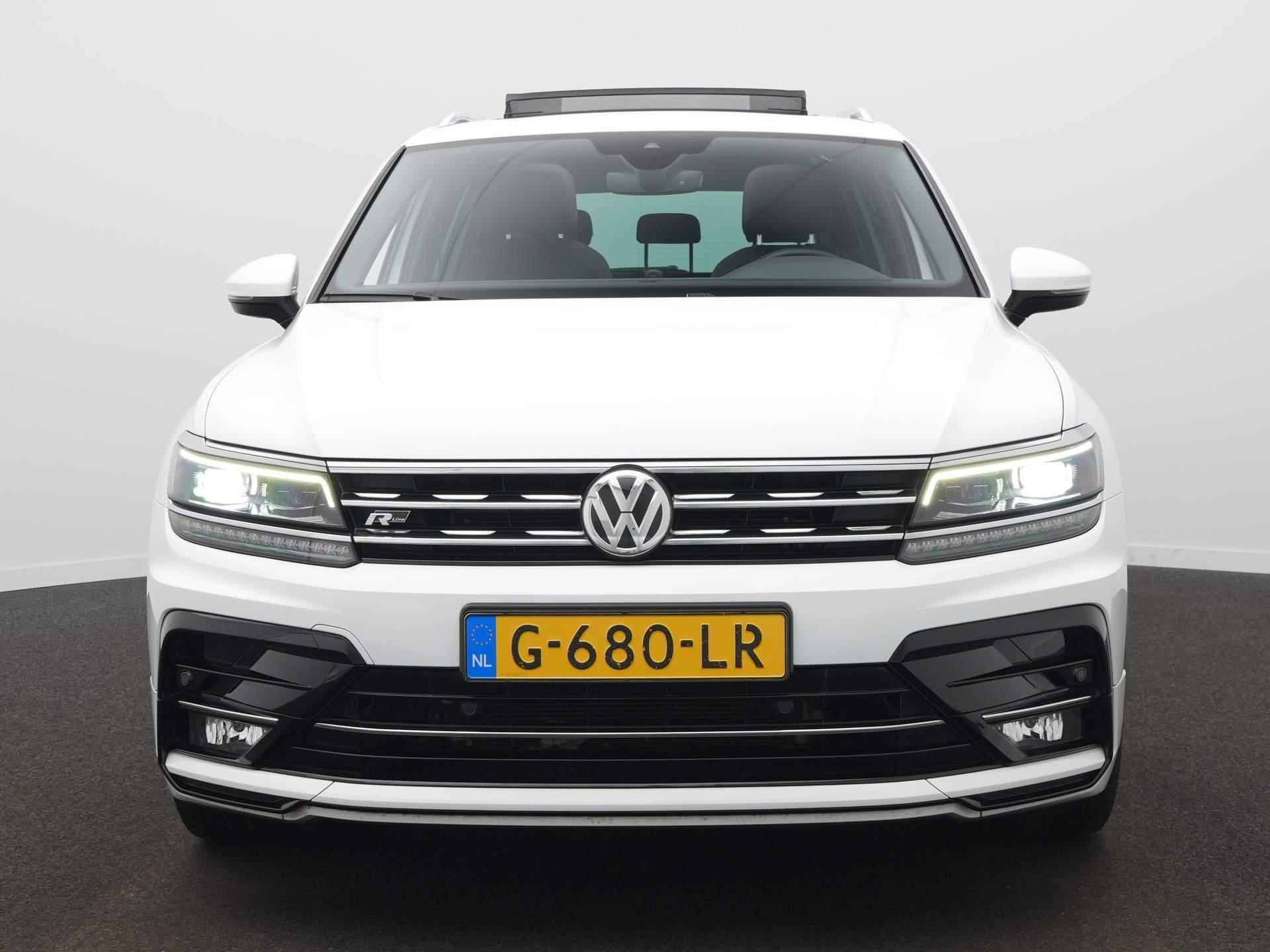 Volkswagen Tiguan 1.5 TSI R-Line Business Trekhaak - Panoramadak - Navigatie - R-Line - 2/57