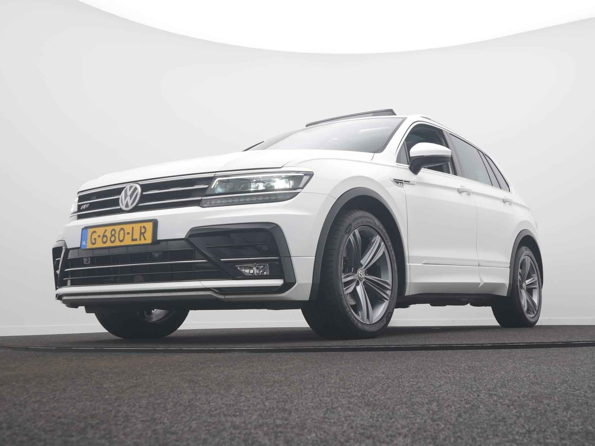 Volkswagen Tiguan 1.5 TSI R-Line Business Trekhaak - Panoramadak - Navigatie - R-Line - 9/57