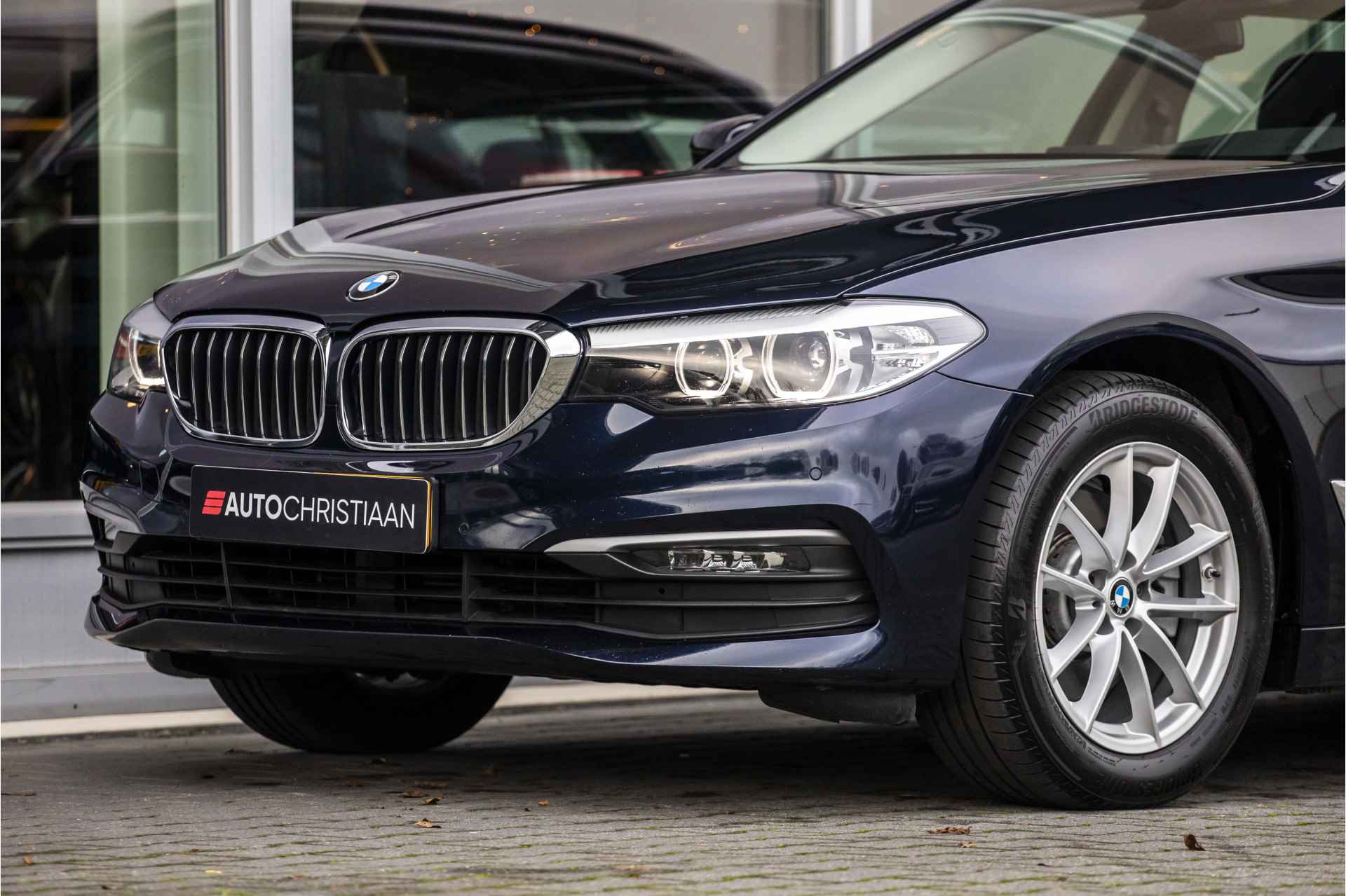 BMW 5 Serie Touring 520i Executive Edition | E-Trekhaak | NL Auto | Carplay - 14/38