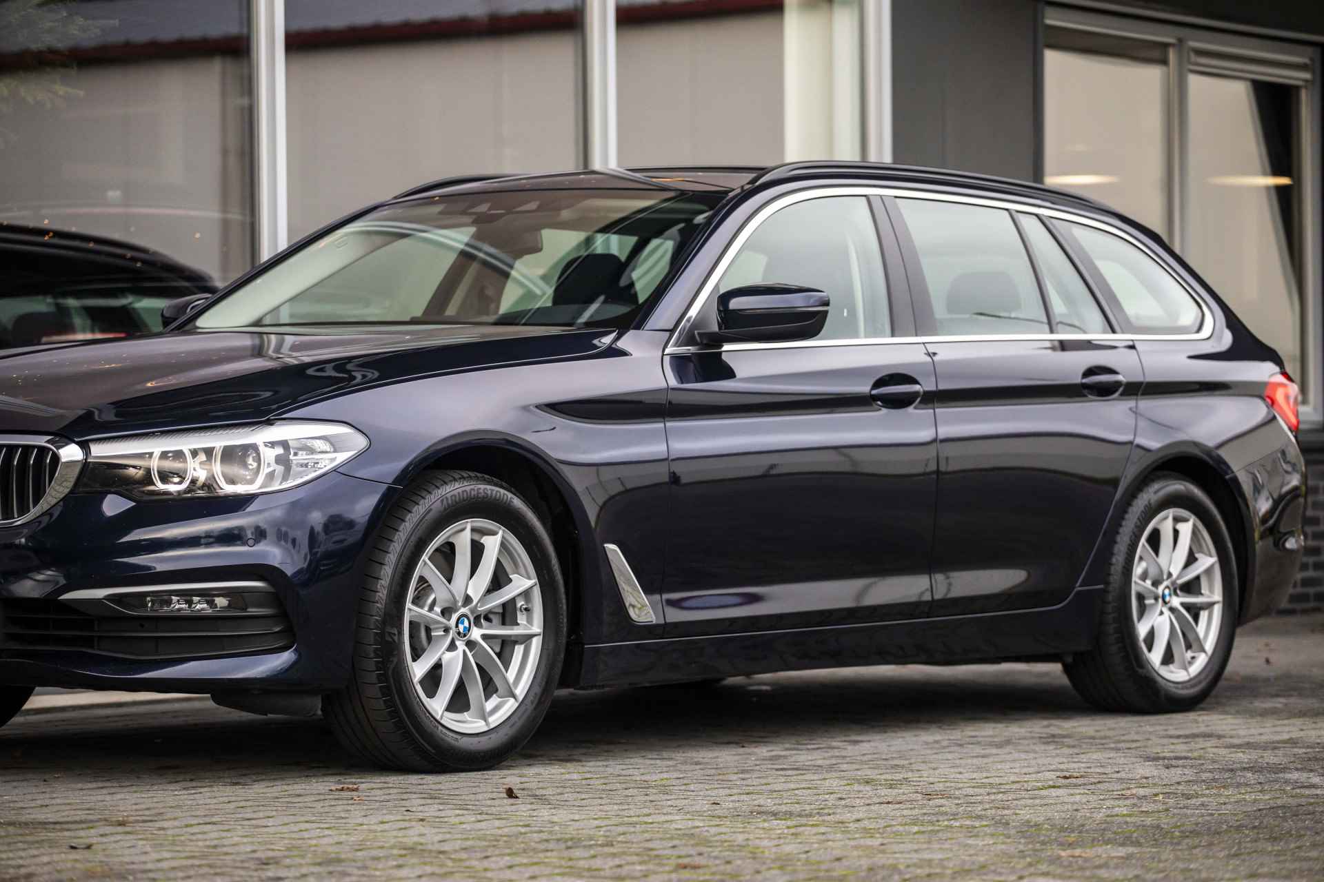 BMW 5 Serie Touring 520i Executive Edition | E-Trekhaak | NL Auto | Carplay - 15/38