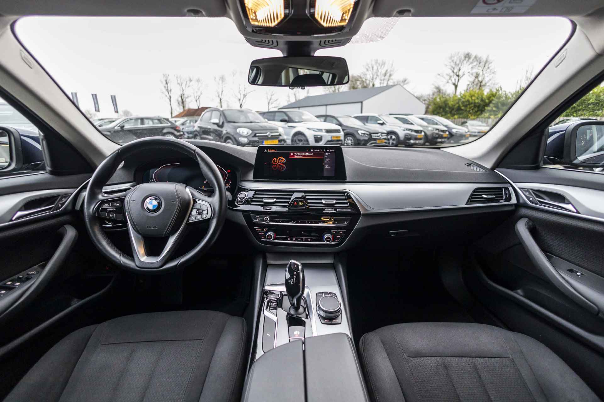 BMW 5 Serie Touring 520i Executive Edition | E-Trekhaak | NL Auto | Carplay - 21/38