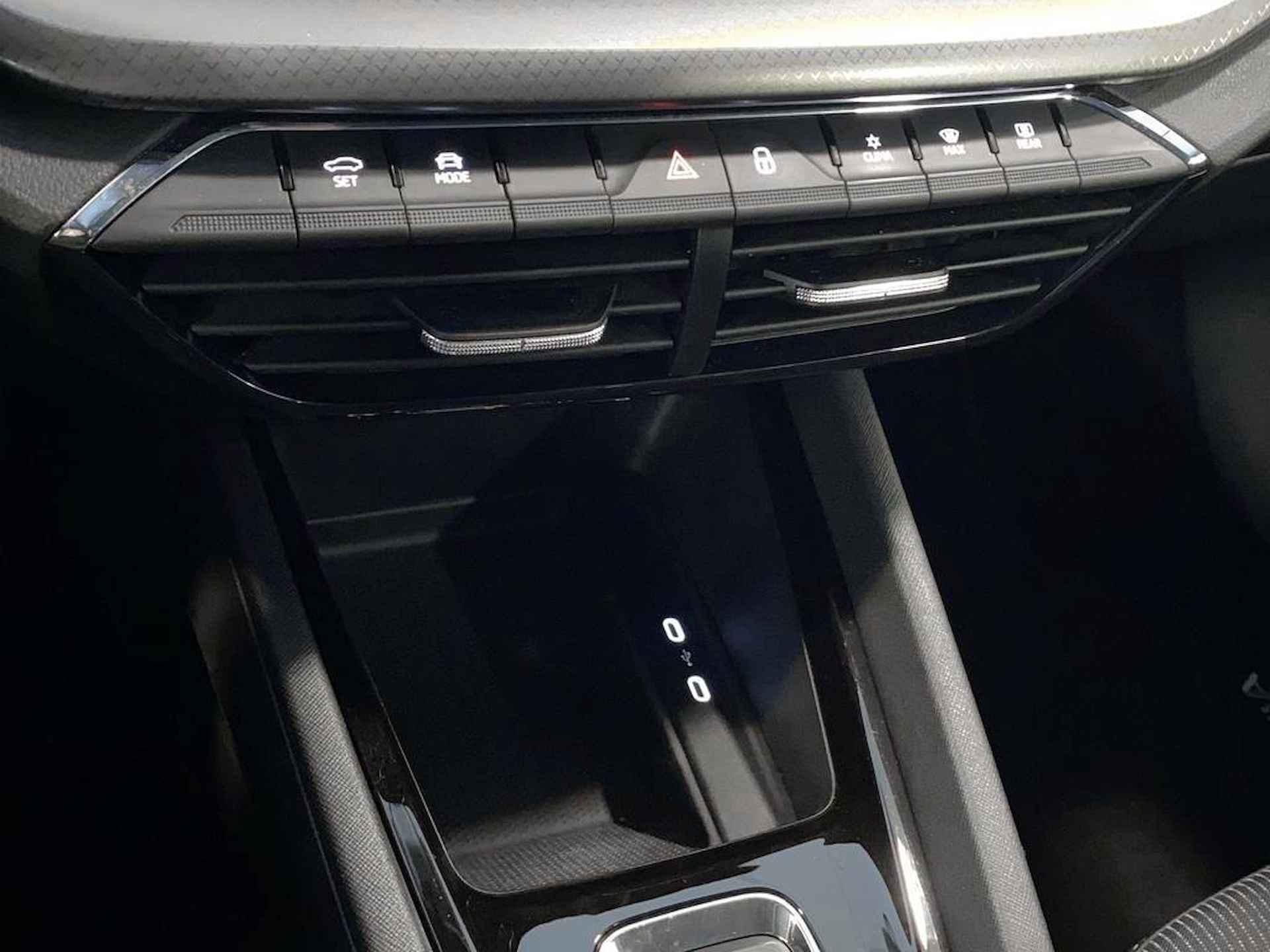 Škoda Octavia Combi 1.4 TSI iV PHEV Business Edition / Parkeercamera achter / Cruise Control / Parkeersensoren - 21/32