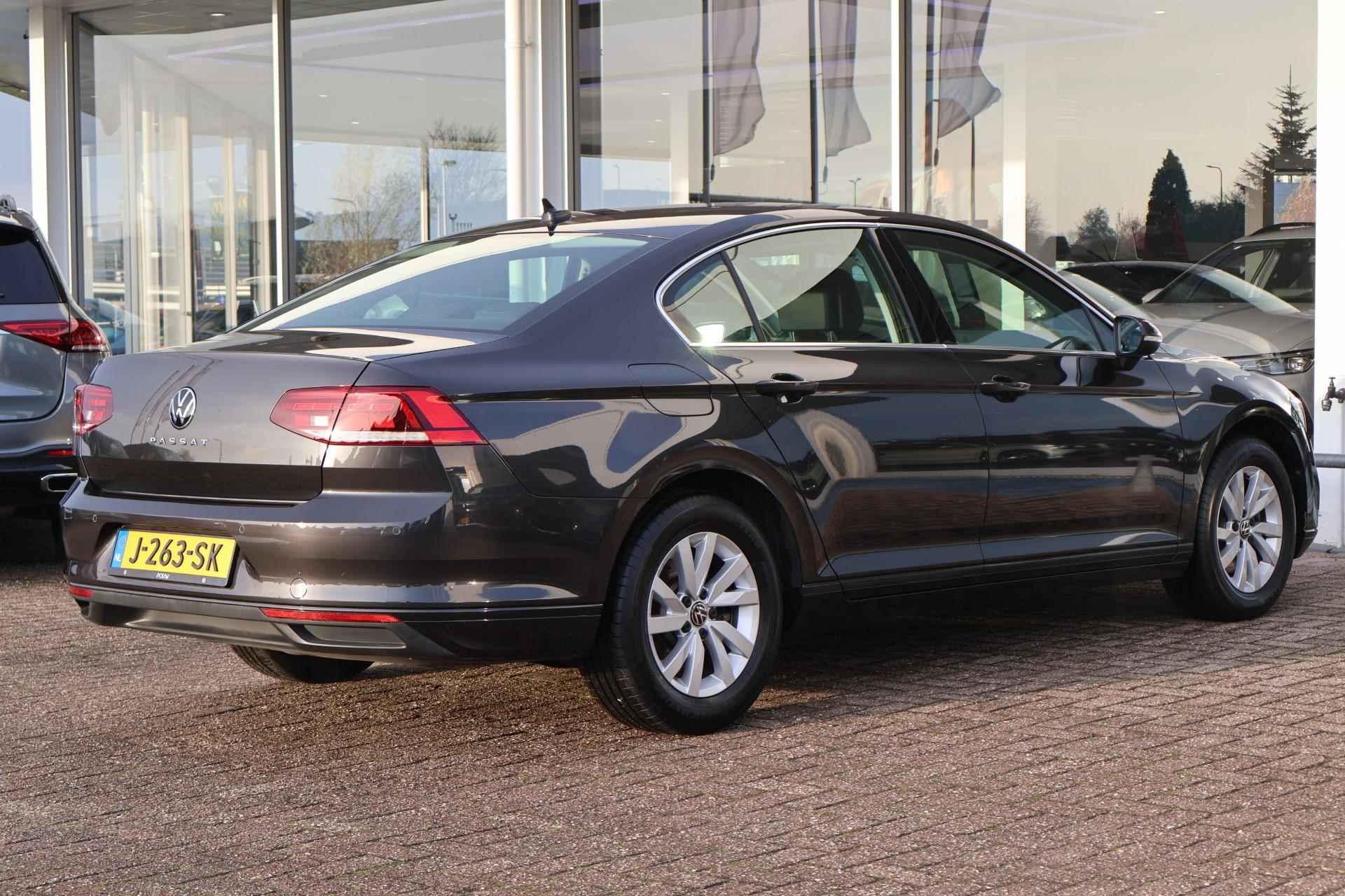 Volkswagen Passat 1.5 TSI Business | Navigatie | Camera | PDC | Android Auto/Apple Carplay - 2/38