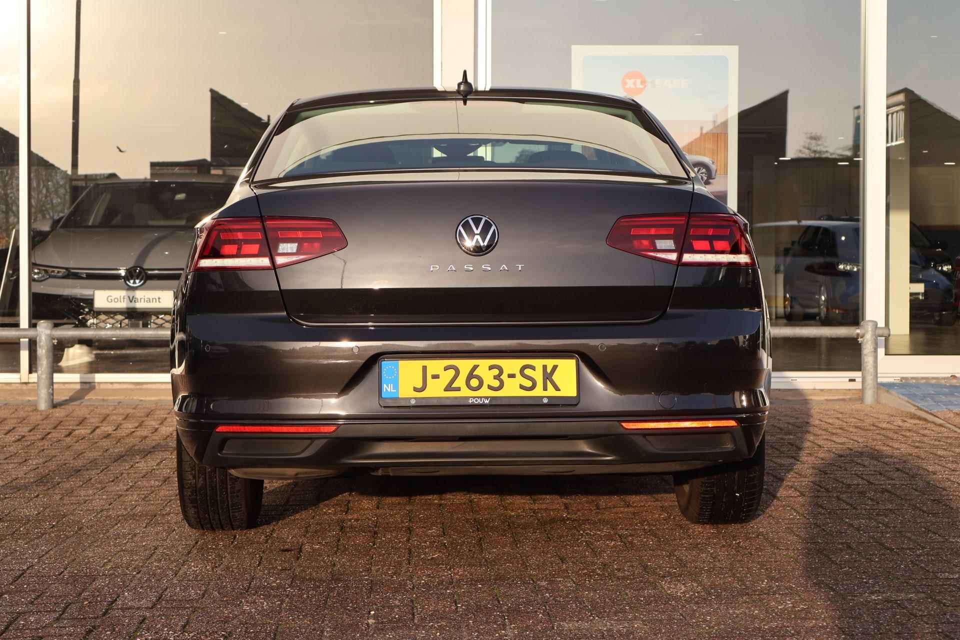 Volkswagen Passat 1.5 TSI Business | Navigatie | Camera | PDC | Android Auto/Apple Carplay - 9/38