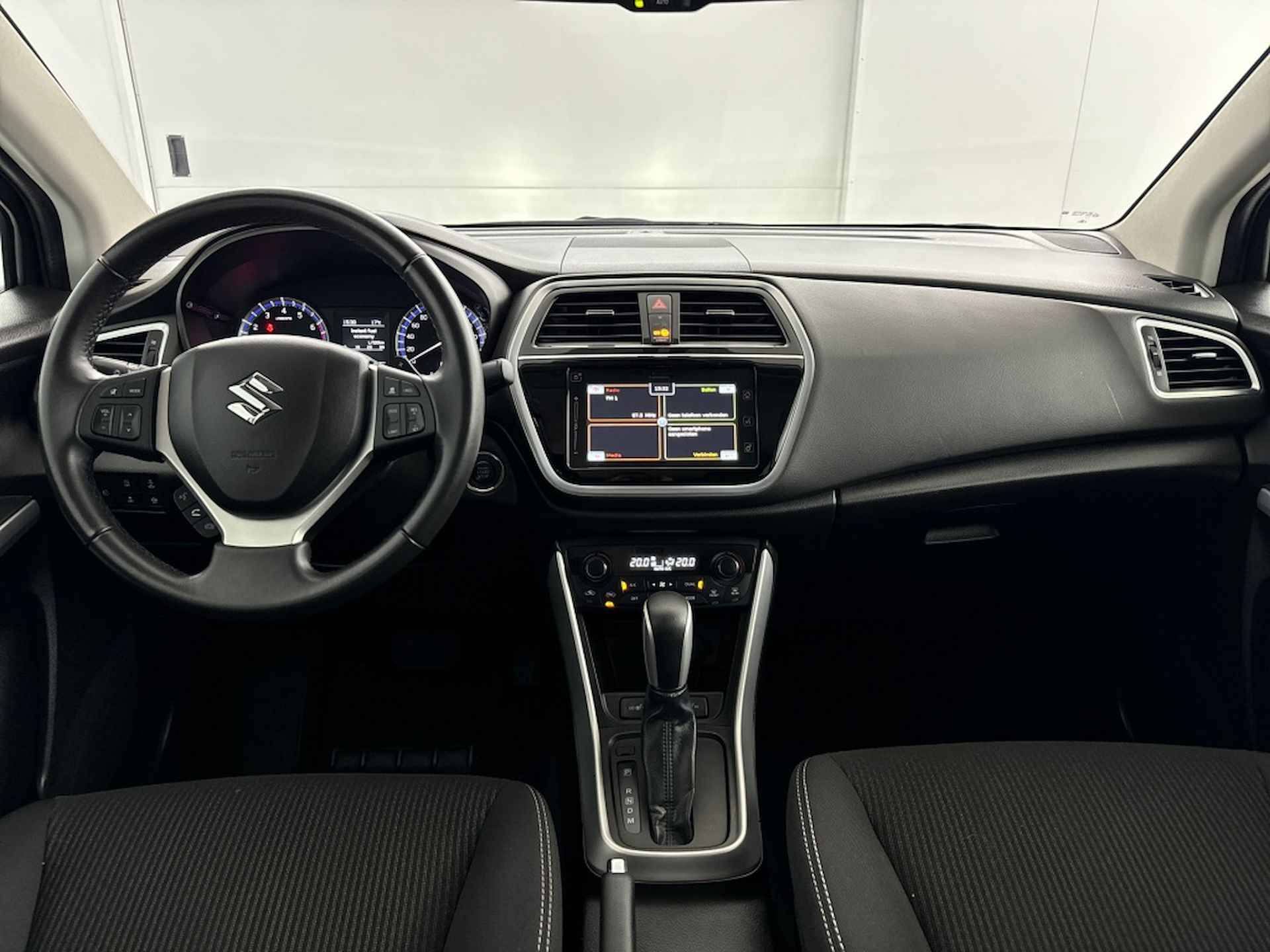 Suzuki S-Cross 1.4 Boosterjet Select Smart Hybrid Automaat | Navigatie | Parkeercamera | Adaptieve Cruise Control - 4/38