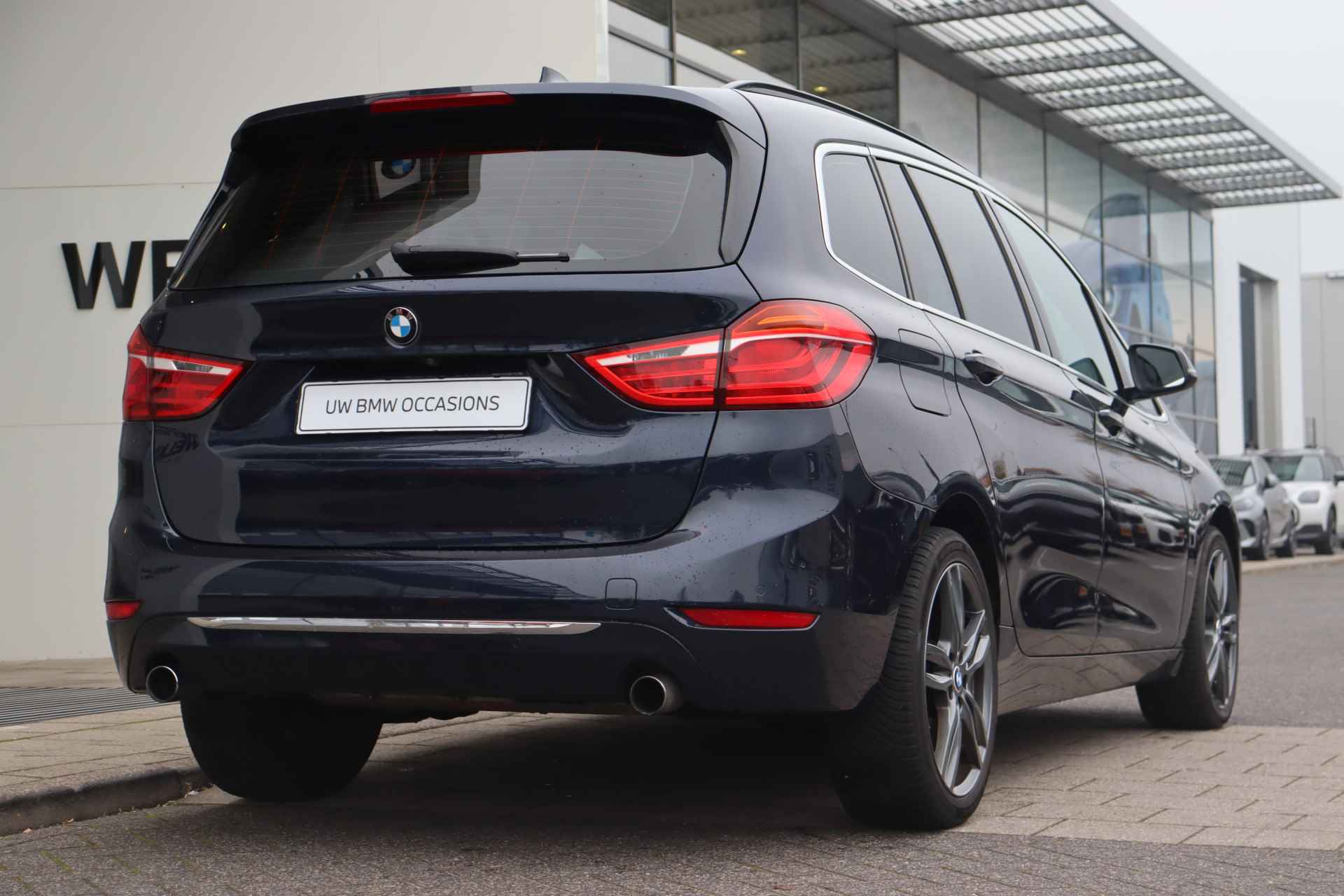 BMW 2 Serie Gran Tourer 220i 7p. High Executive Luxury Line Automaat / Achteruitrijcamera / LED / Park Assistant / Leder / PDC / Cruise Control / Multifunctioneel stuurwiel / Navigatie / Airconditioning - 10/34