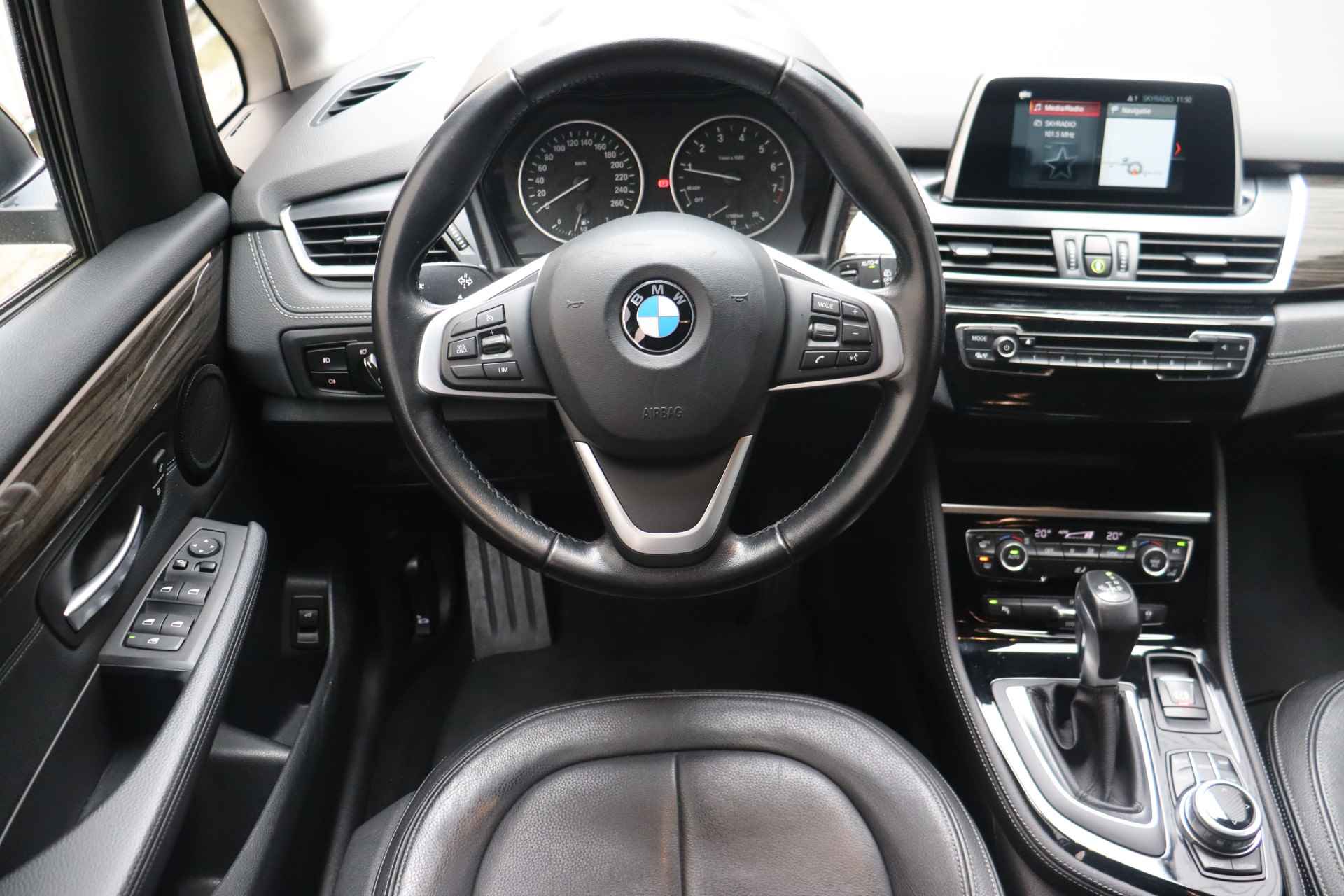 BMW 2 Serie Gran Tourer 220i 7p. High Executive Luxury Line Automaat / Achteruitrijcamera / LED / Park Assistant / Leder / PDC / Cruise Control / Multifunctioneel stuurwiel / Navigatie / Airconditioning - 18/34