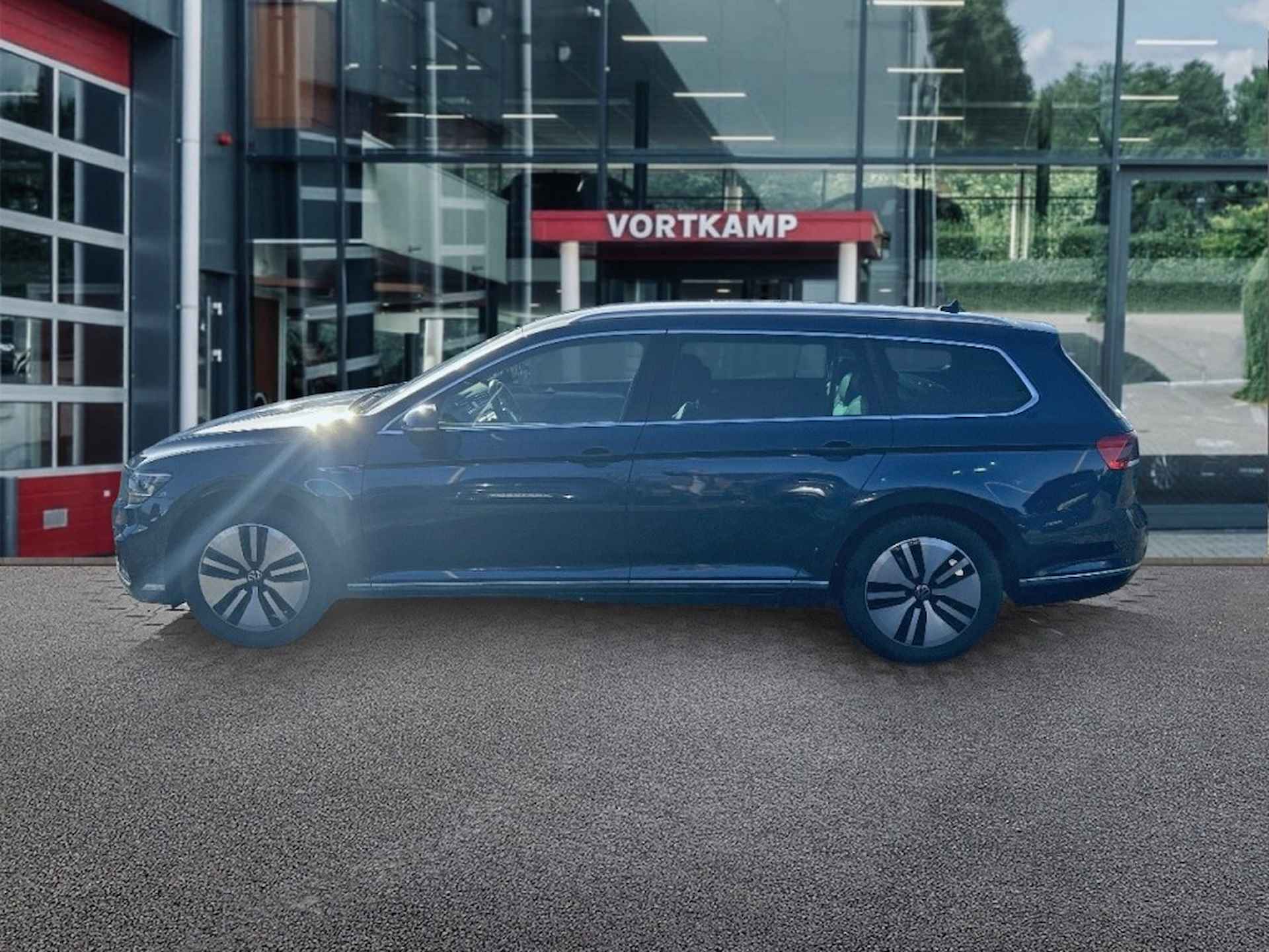 VOLKSWAGEN Passat Variant 1.4 TSI DSG GTE LEDER/TREKHAAK/CAMERA/NAVI/CARPLAY/E-KLEP/STOELV - 8/28