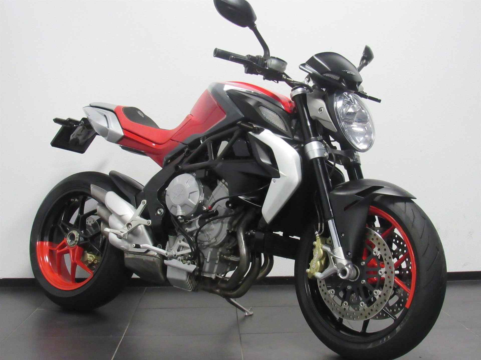 Mv Agusta 675 Brutale - 2012 - 2/14