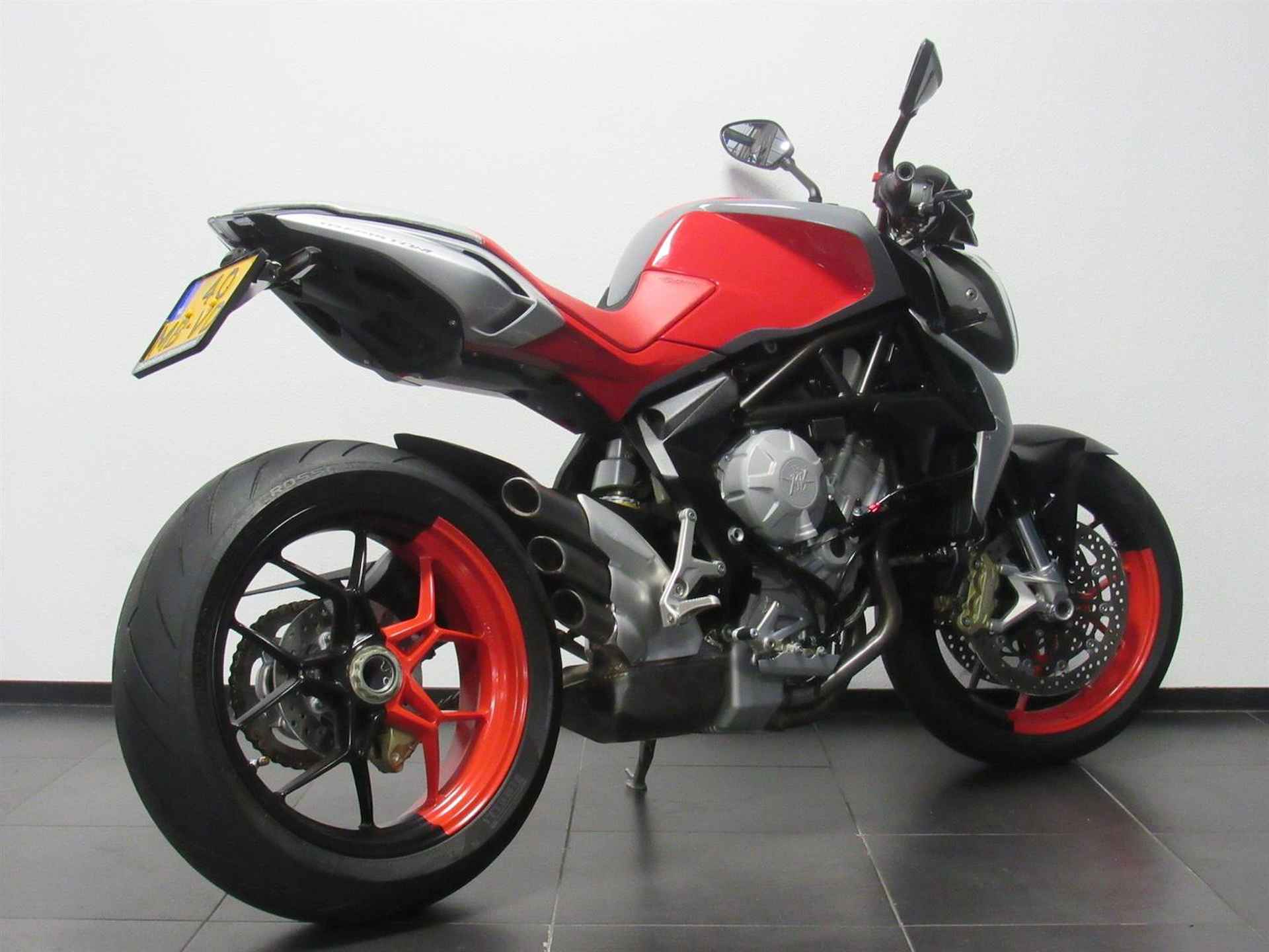 Mv Agusta 675 Brutale - 2012 - 6/14