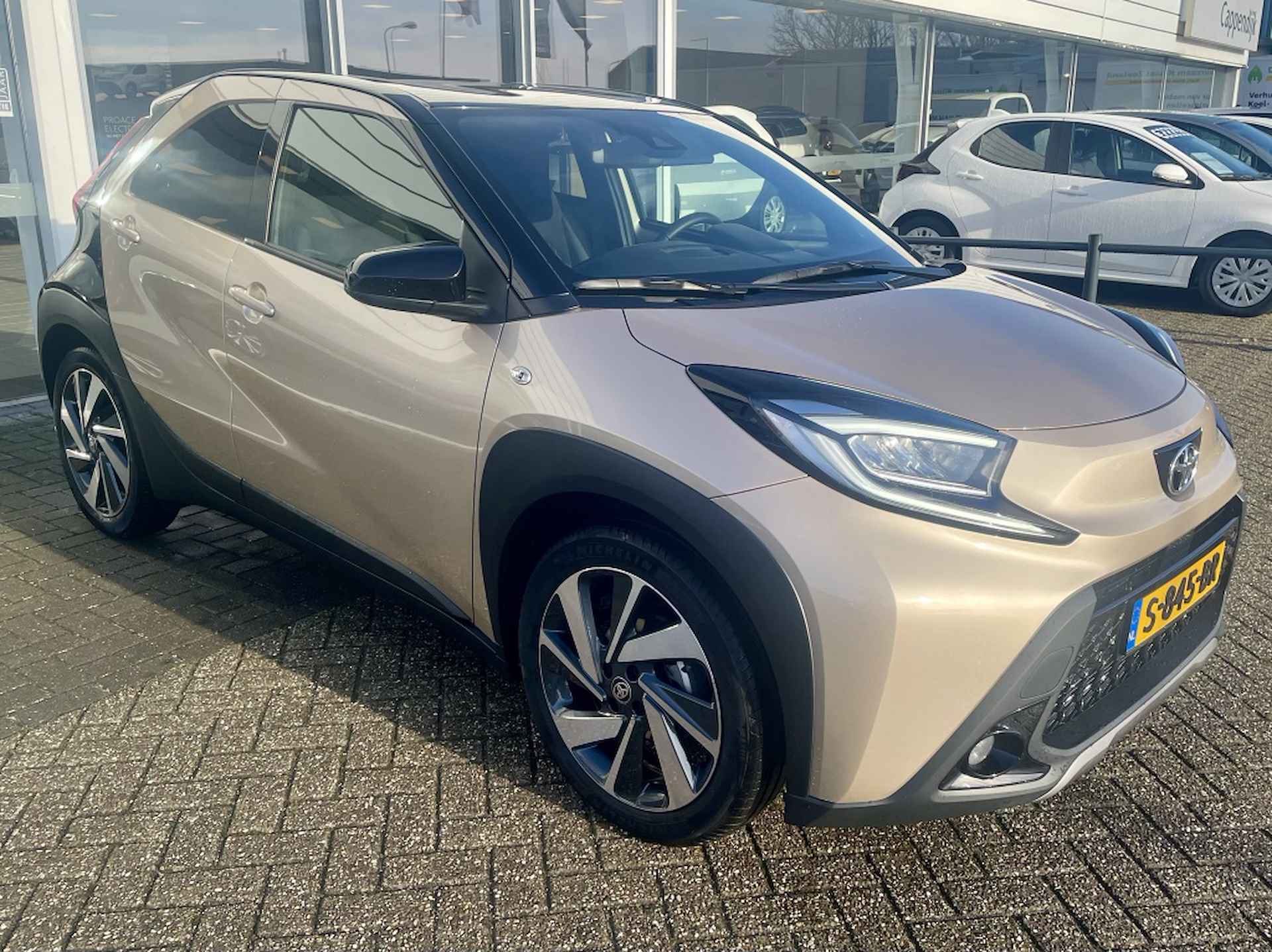 Toyota Aygo X 1.0 VVT-i S-CVT Envy | NET BINNEN | - 2/23