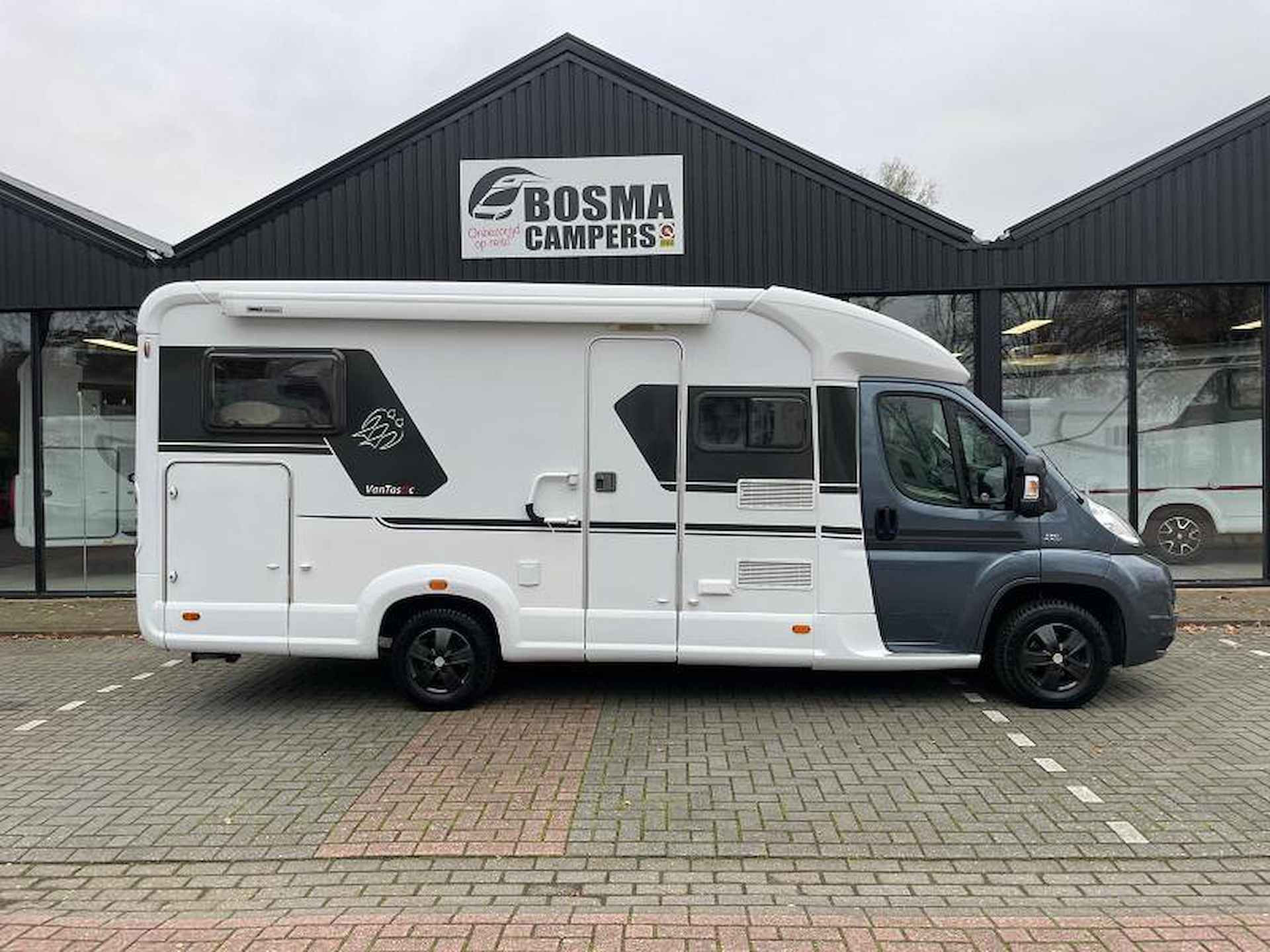 Knaus VanTastic 600 Enkele Bedden 77000 km - 8/19