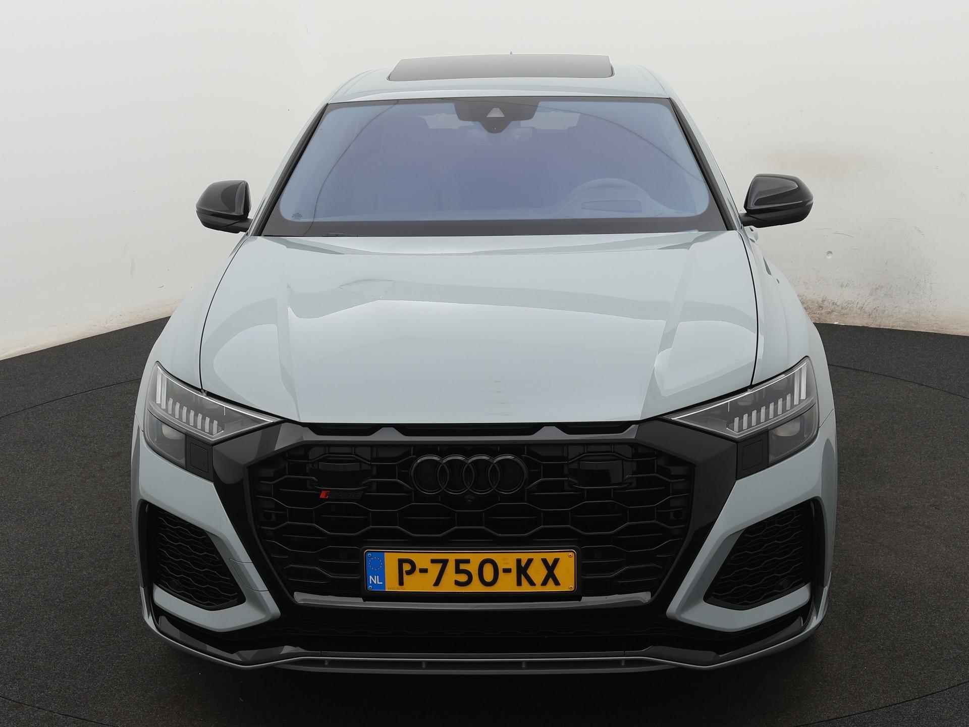 Audi RS Q8 4.0 TFSI Quattro 600 PK | RS Dynamic Plus | Keramische Remmen | 360 Camera | Panoramadak | Vierwielbesturing | Softclose | Bang & Olufsen | Zwart Optiek | Trekhaak | Stoelventilatie | Massage | Head-Up Display | - 2/40