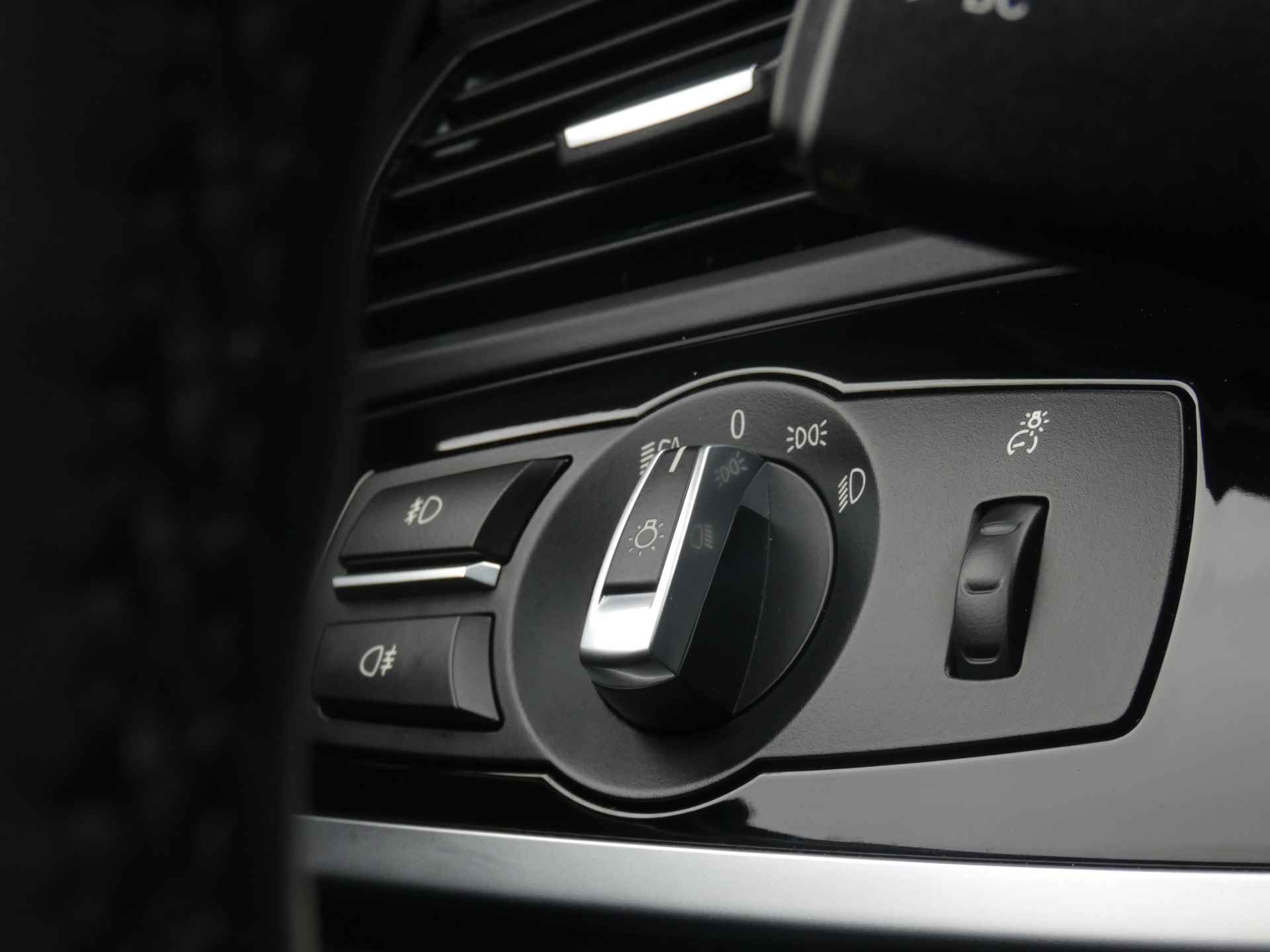 BMW X4 xDrive20i High Executive M Sport Edition | Head-up |Schuif/-kanteldak | Harman/kardon | NL-auto - 33/65