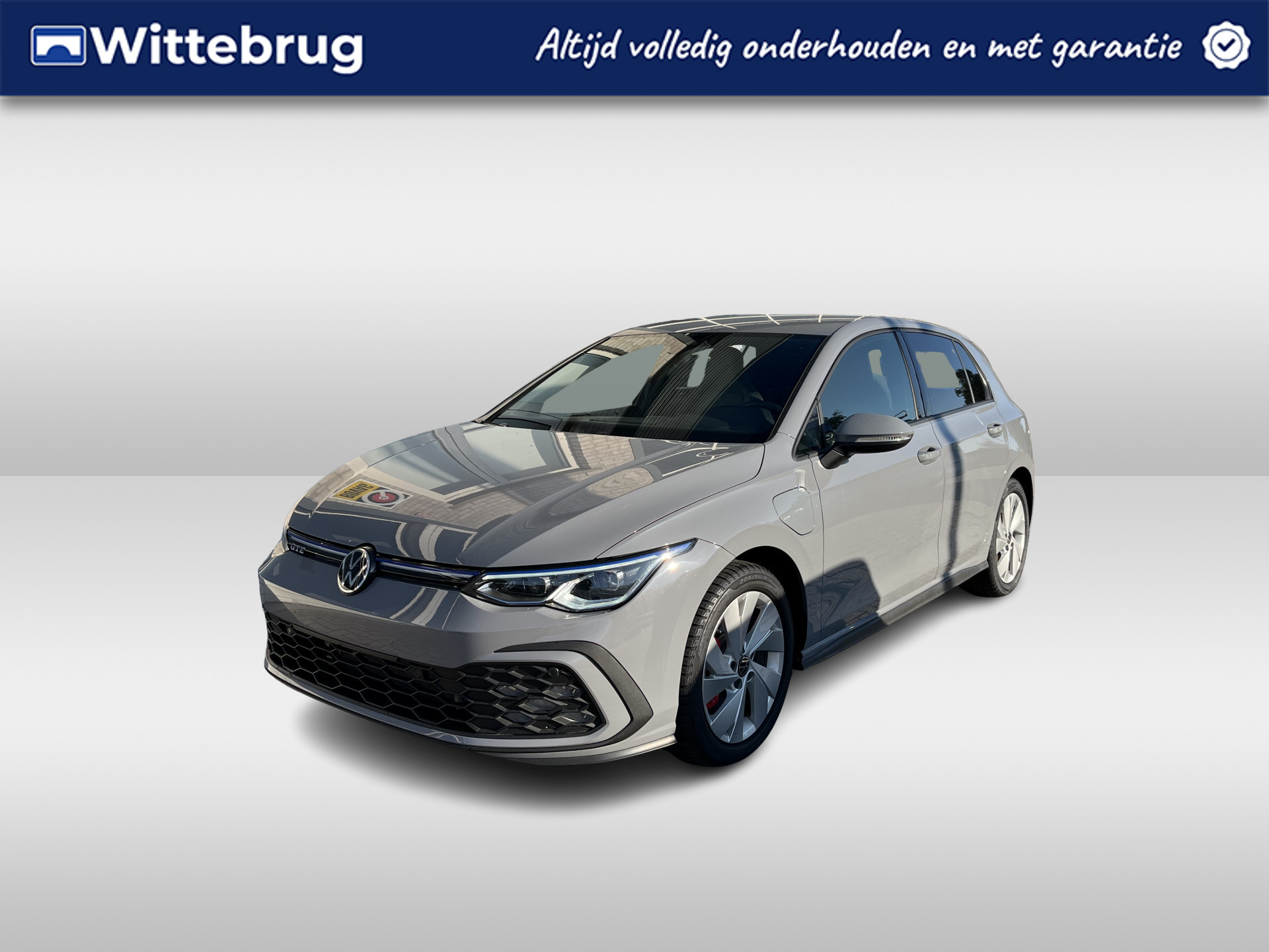 Volkswagen Golf 1.4 eHybrid GTE / AUTOMAAT/ 245 PK/ CAMERA/ PARK. SENSOREN/ MATRIX/ LEDEREN MEMORY SEATS/ STOEL VERWARM. EN VENTILATIE/ STUUR VERWARM./ ADAPT. CRUISE/ APP CONNECT/ NAVI/ CLIMA/