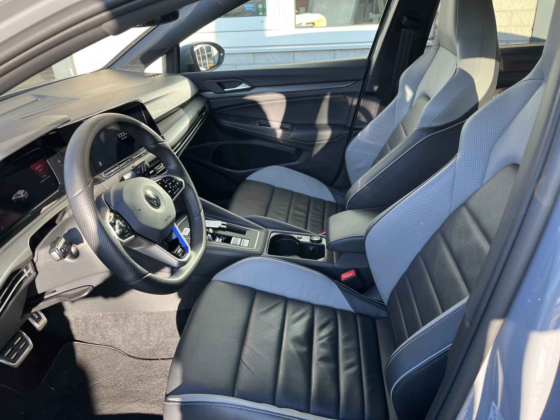 Volkswagen Golf 1.4 eHybrid GTE / AUTOMAAT/ 245 PK/ CAMERA/ PARK. SENSOREN/ MATRIX/ LEDEREN MEMORY SEATS/ STOEL VERWARM. EN VENTILATIE/ STUUR VERWARM./ ADAPT. CRUISE/ APP CONNECT/ NAVI/ CLIMA/ - 8/25