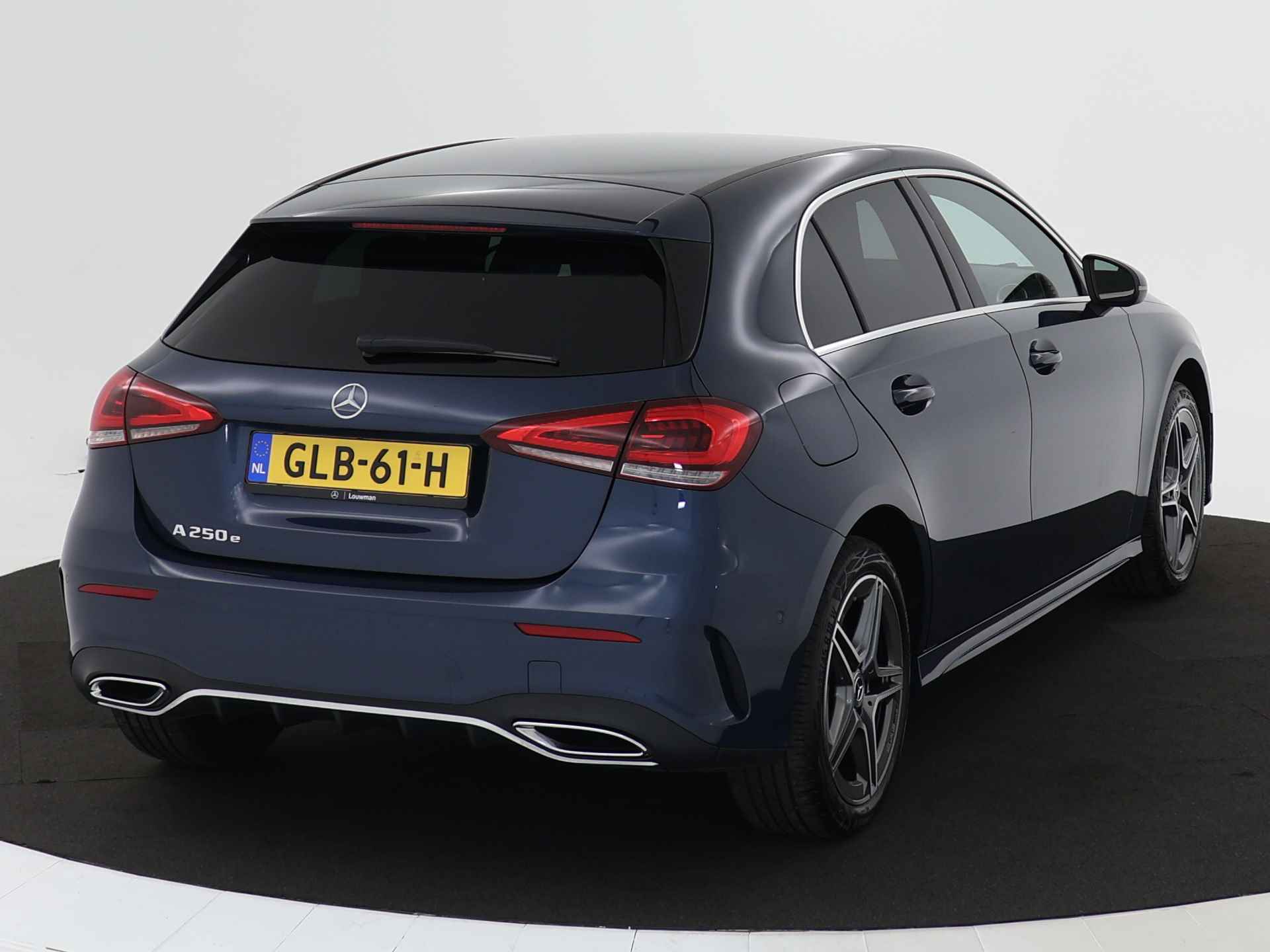 Mercedes-Benz A-Klasse 250 e AMG Plug-In Hybride | Achteruitrijcamera | Apple Carplay | Sfeerverlichting | Stoelverwarming | Inclusief 24 maanden MB Certified garantie voor Europa. - 18/44