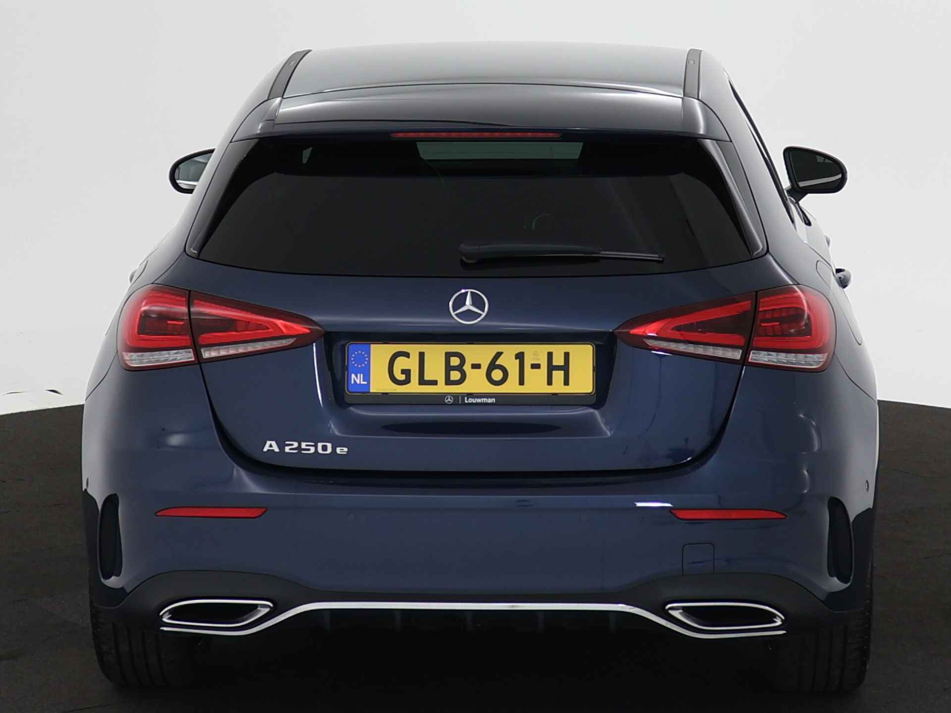 Mercedes-Benz A-Klasse 250 e AMG Plug-In Hybride | Achteruitrijcamera | Apple Carplay | Sfeerverlichting | Stoelverwarming | Inclusief 24 maanden MB Certified garantie voor Europa. - 29/44