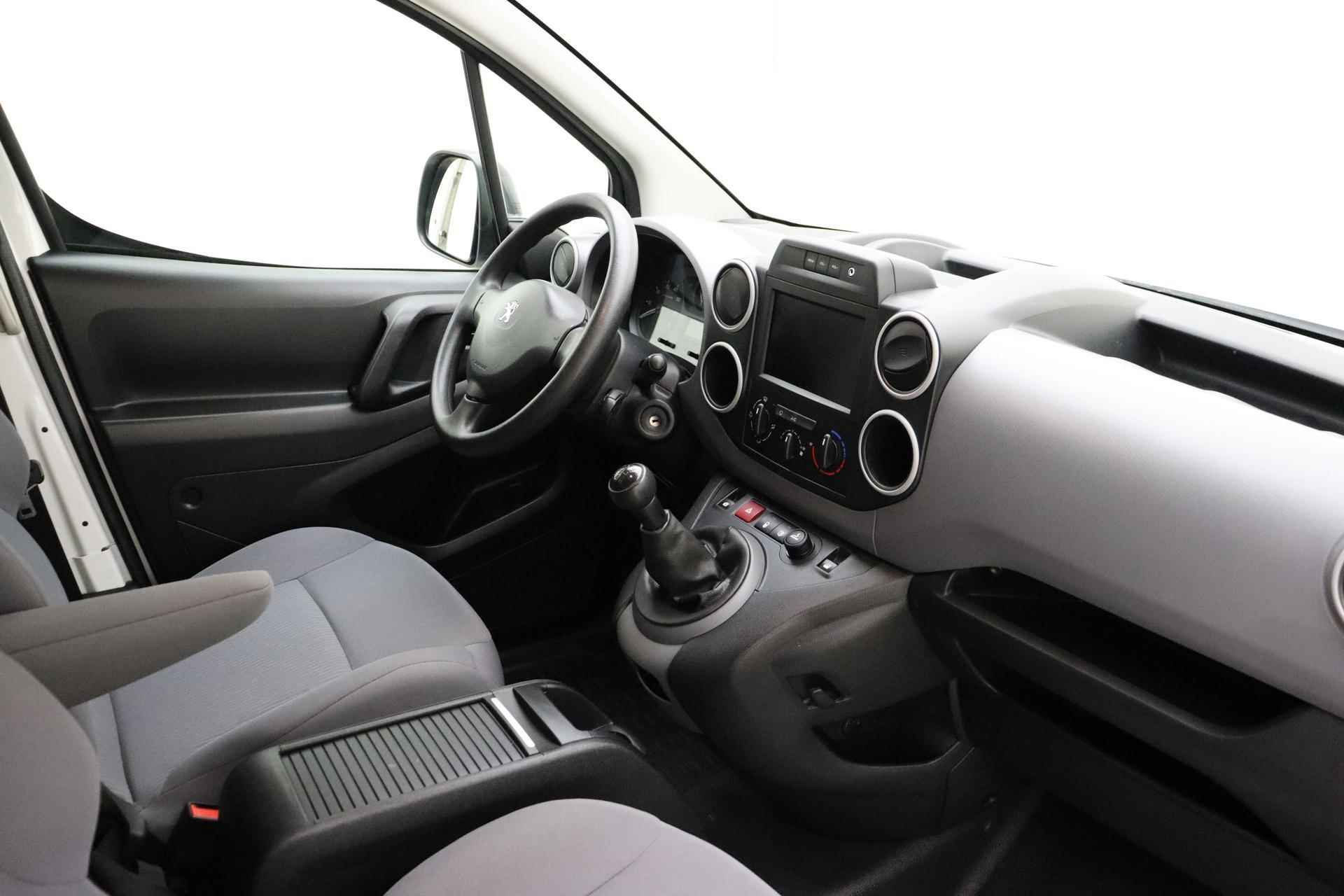 Peugeot Partner 120 1.6 BlueHDi 75 L1 XT | Navigatiesysteem full map | Airco | Cruise control | Trekhaak vaste kogel | Bestuurdersstoel in hoogte verstelbaar | Zijdeur rechts | Trekhaak - 11/29