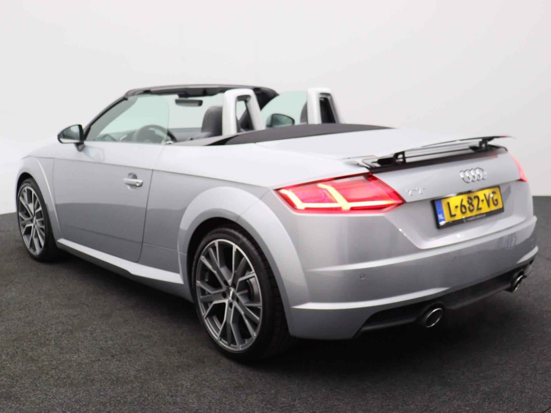 Audi TT Roadster 40 TFSI 197pk Pro Line | Virtual Cockpit | Stoelverwarming | MMI Navigatie plus | 19 inch | DAB-radio | - 35/36