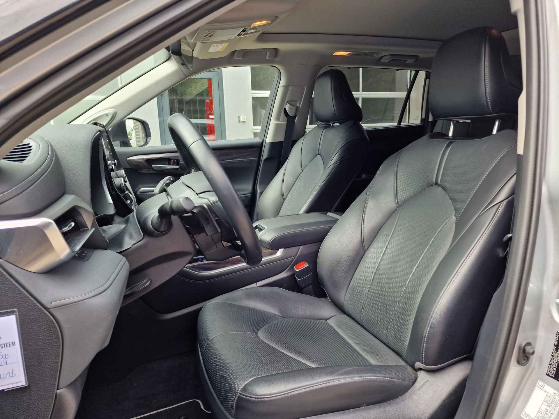 Toyota Highlander 2.5 AWD Hybrid Executive All-in prijs! | JBL premium audio | Navigatiesysteem | Panoramadak | Parkeersensoren | - 16/46