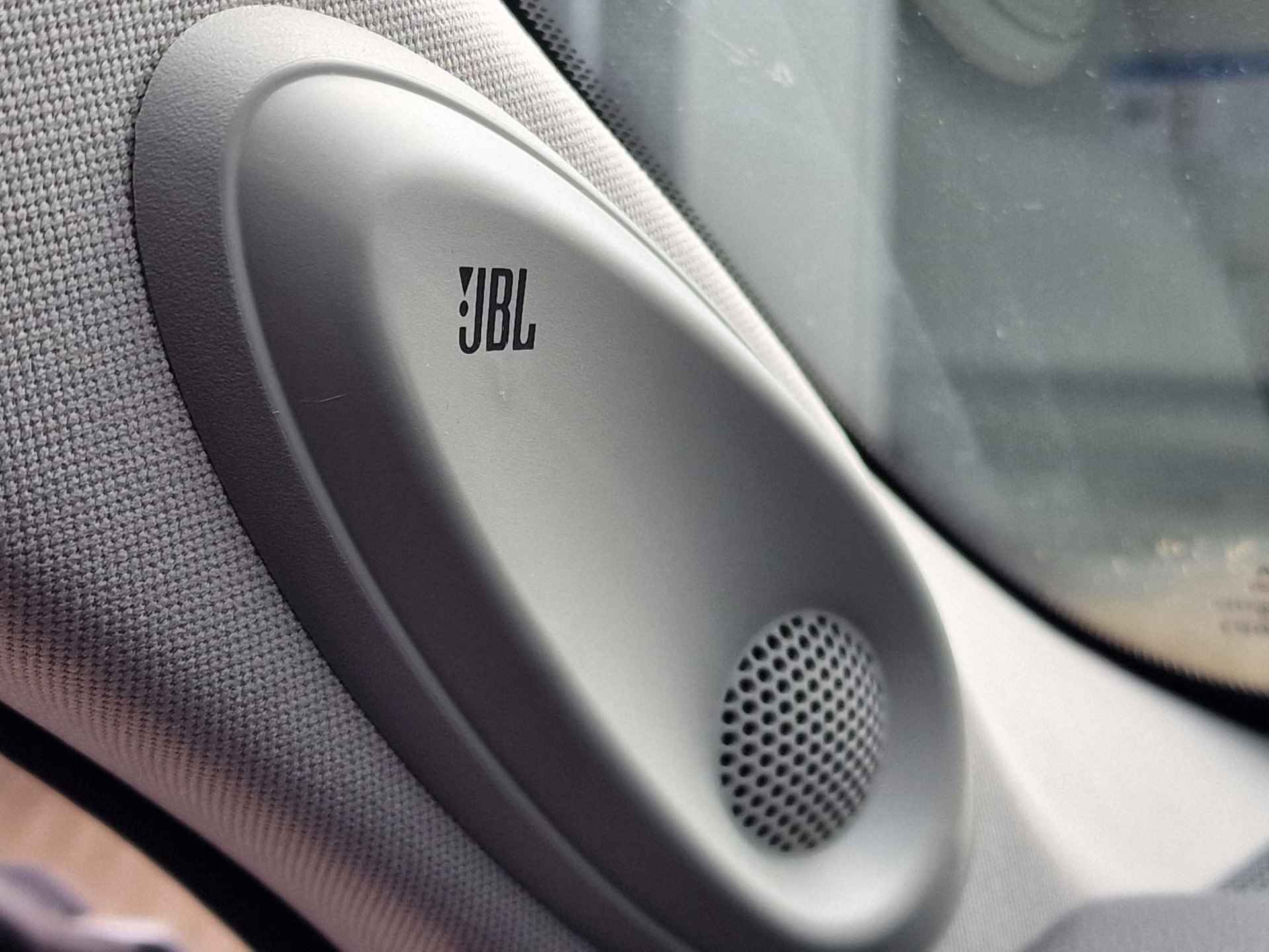 Toyota Highlander 2.5 AWD Hybrid Executive All-in prijs! | JBL premium audio | Navigatiesysteem | Panoramadak | Parkeersensoren | - 20/46