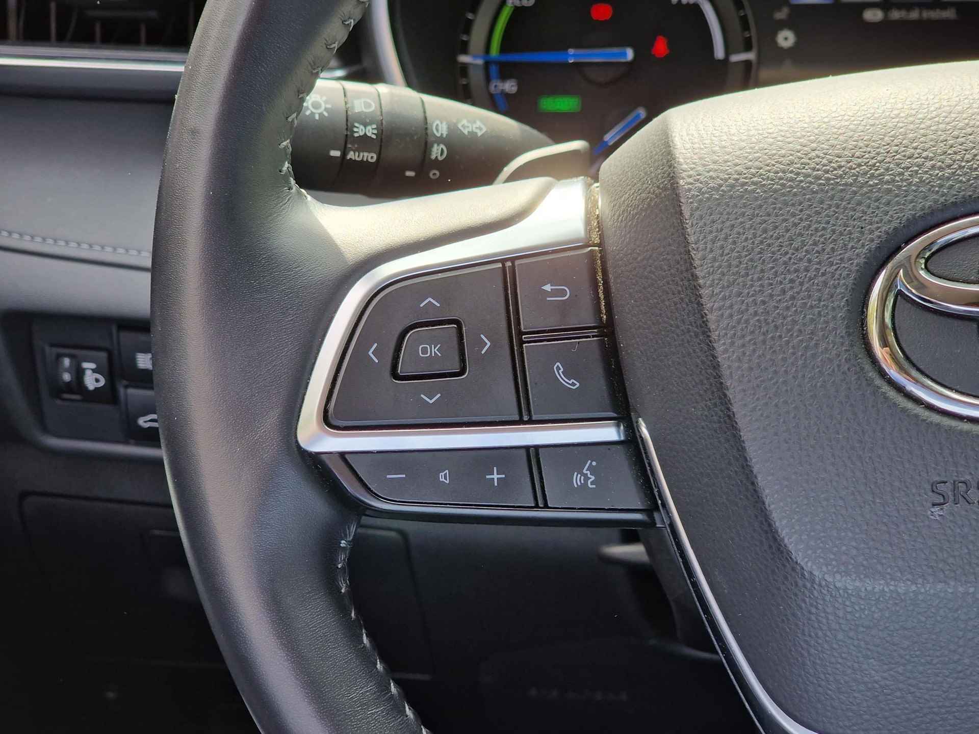 Toyota Highlander 2.5 AWD Hybrid Executive All-in prijs! | JBL premium audio | Navigatiesysteem | Panoramadak | Parkeersensoren | - 25/46