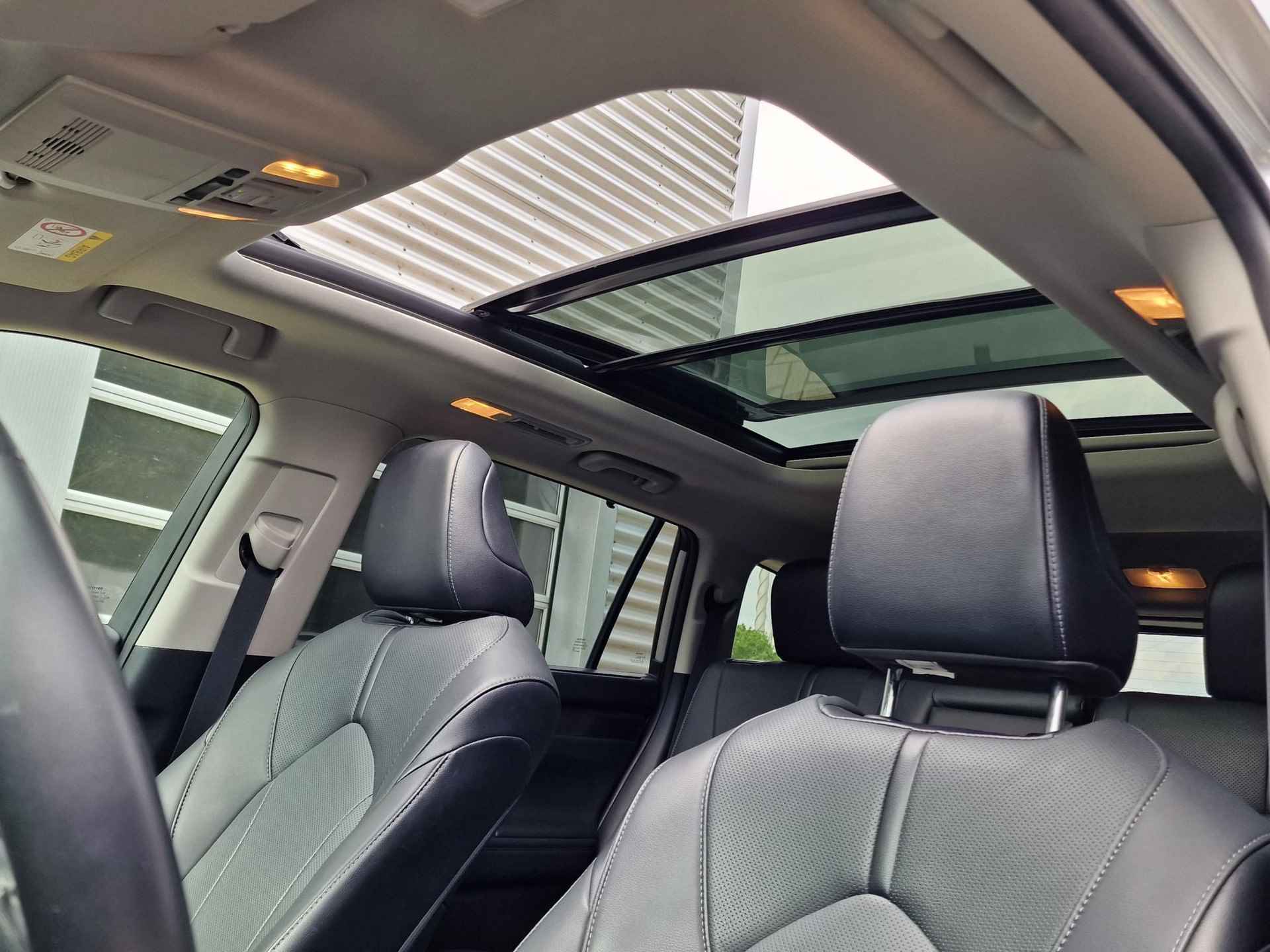 Toyota Highlander 2.5 AWD Hybrid Executive All-in prijs! | JBL premium audio | Navigatiesysteem | Panoramadak | Parkeersensoren | - 34/46