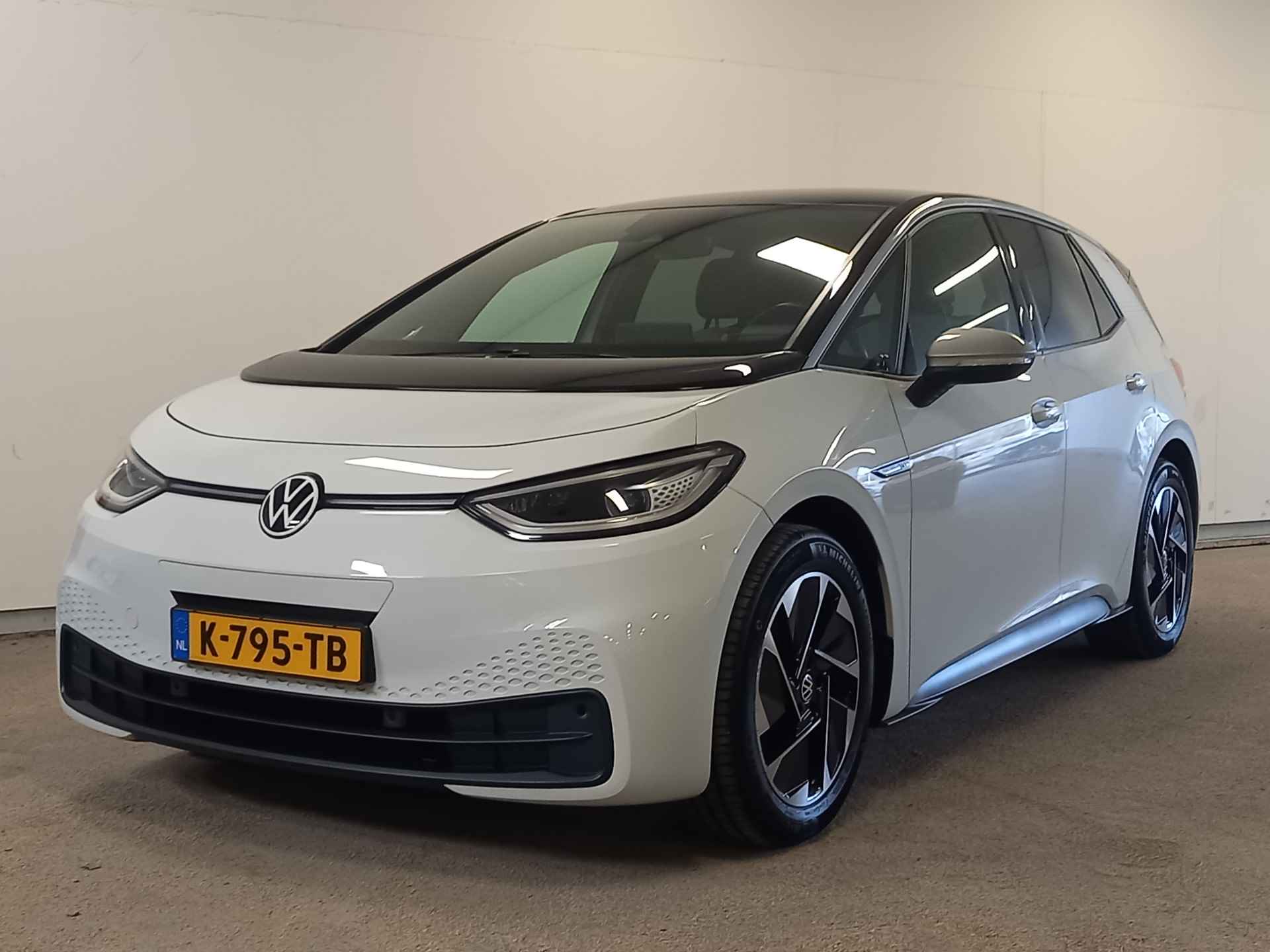 Volkswagen ID.3 First Plus 58 kWh | € 2.000,- SEPP Subsidie | Adaptive Cruise Control | Camera - 18/44