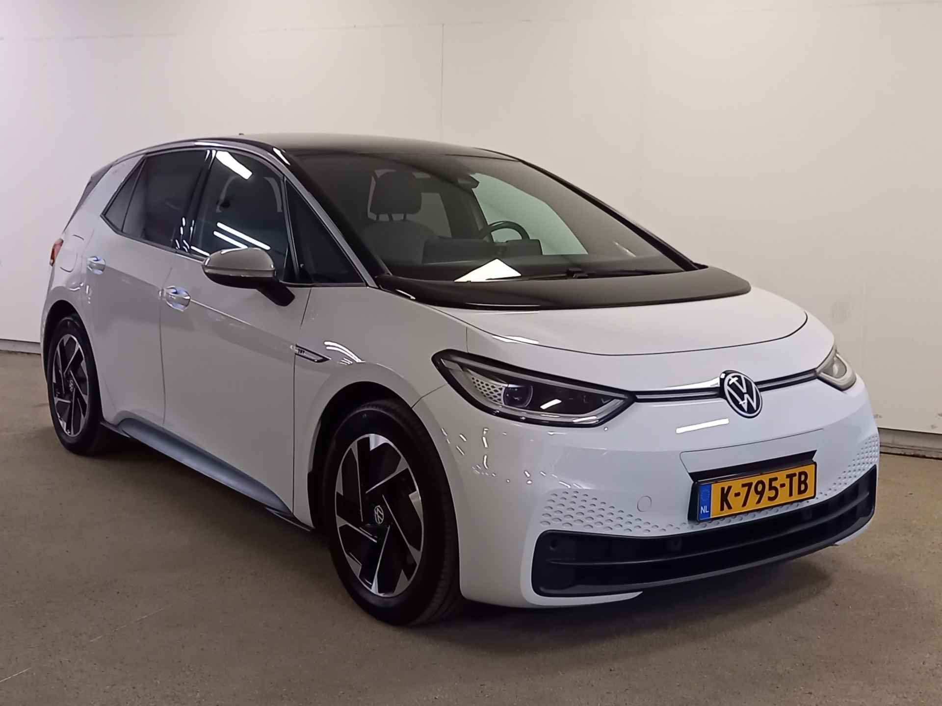 Volkswagen ID.3 First Plus 58 kWh | € 2.000,- SEPP Subsidie | Adaptive Cruise Control | Camera - 27/44