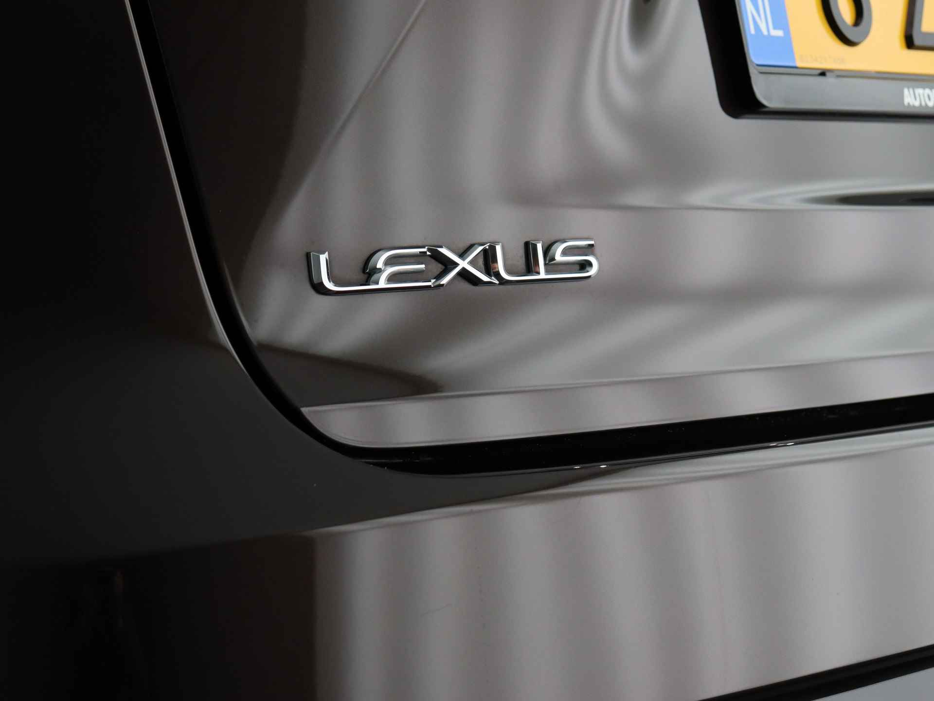Lexus NX 300h (NL-Auto / Dealeronderhouden / Climate / Cruise / Camera / Navi) - 45/67