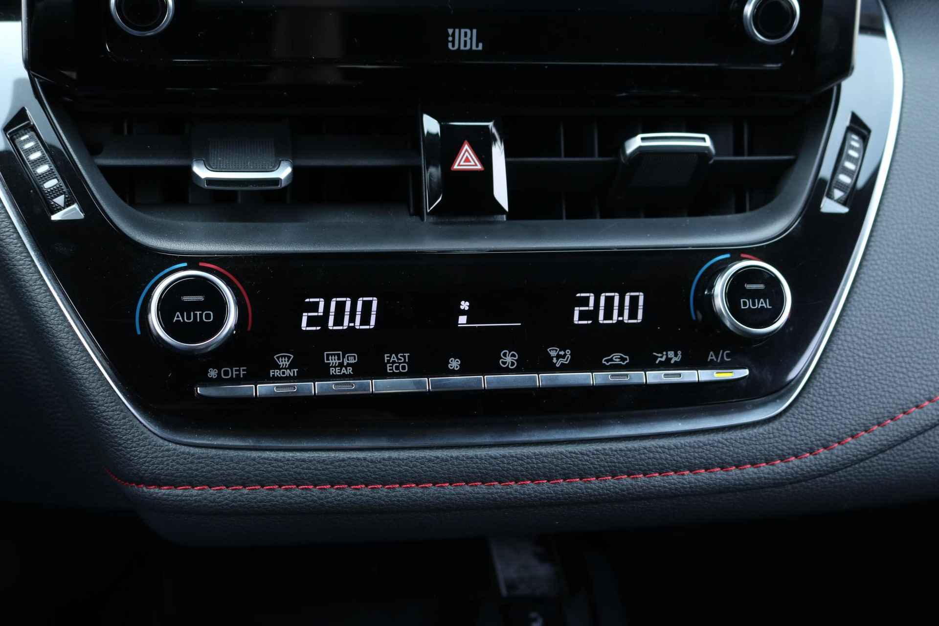 Toyota Corolla Touring Sports 2.0 Hybrid Premium, Trekhaak, JBL, HUD, Navi - 24/40