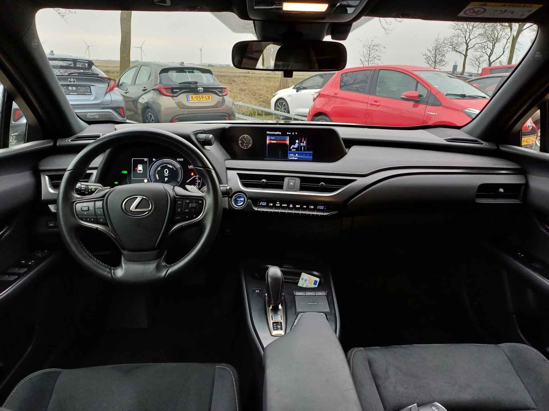 Lexus UX 300e Business 54 kWh 204 PK | Clima | Cruise | Carplay - Android Auto - 14/37
