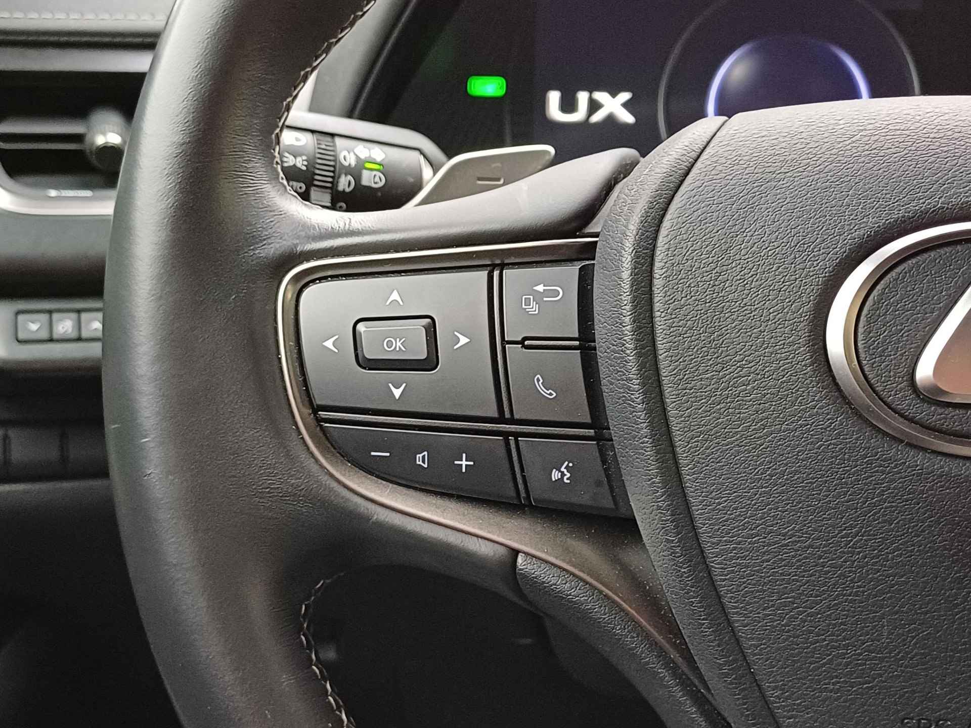Lexus UX 300e Business 54 kWh 204 PK | Clima | Cruise | Carplay - Android Auto - 21/37