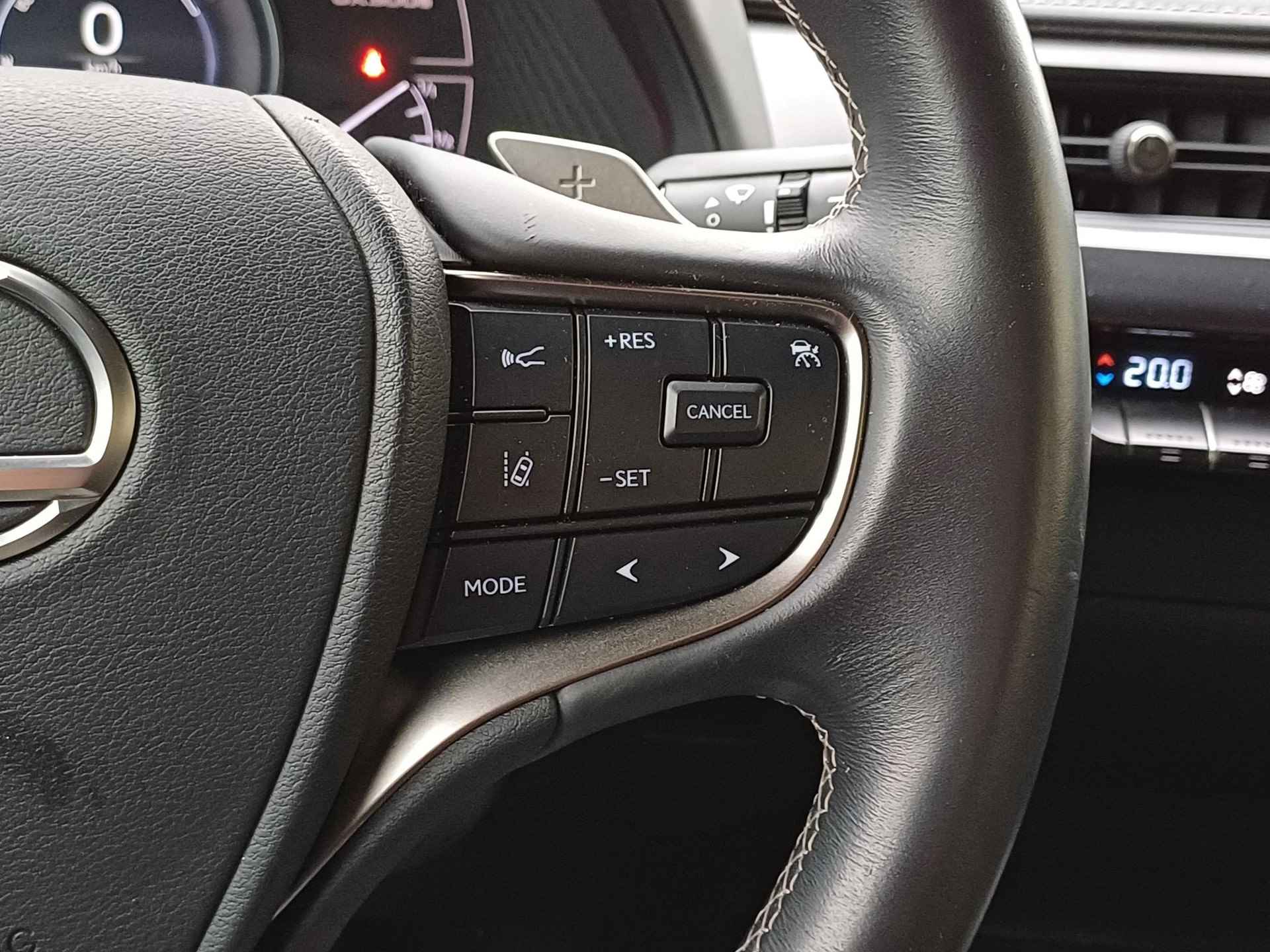 Lexus UX 300e Business 54 kWh 204 PK | Clima | Cruise | Carplay - Android Auto - 22/37