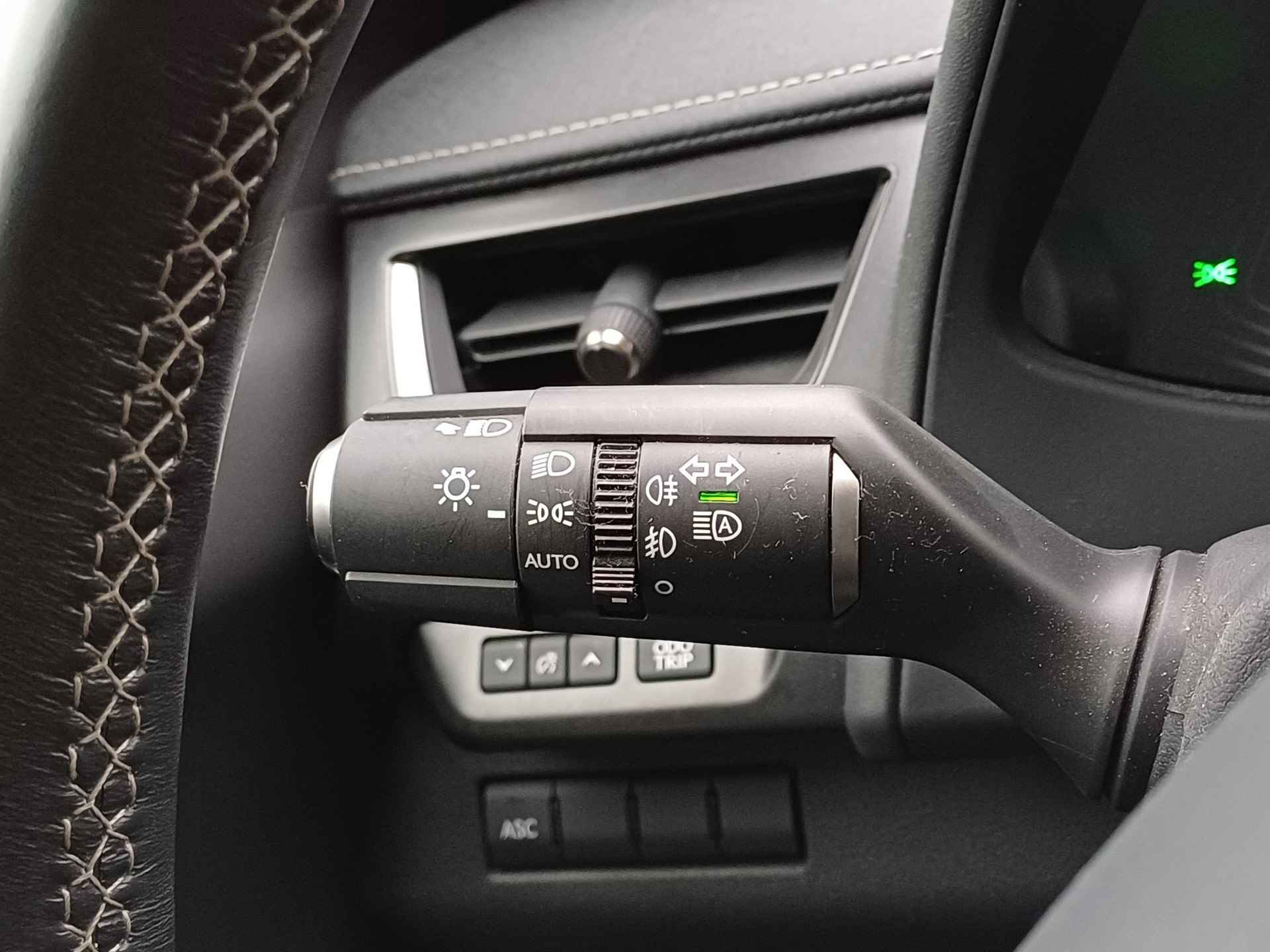 Lexus UX 300e Business 54 kWh 204 PK | Clima | Cruise | Carplay - Android Auto - 25/37