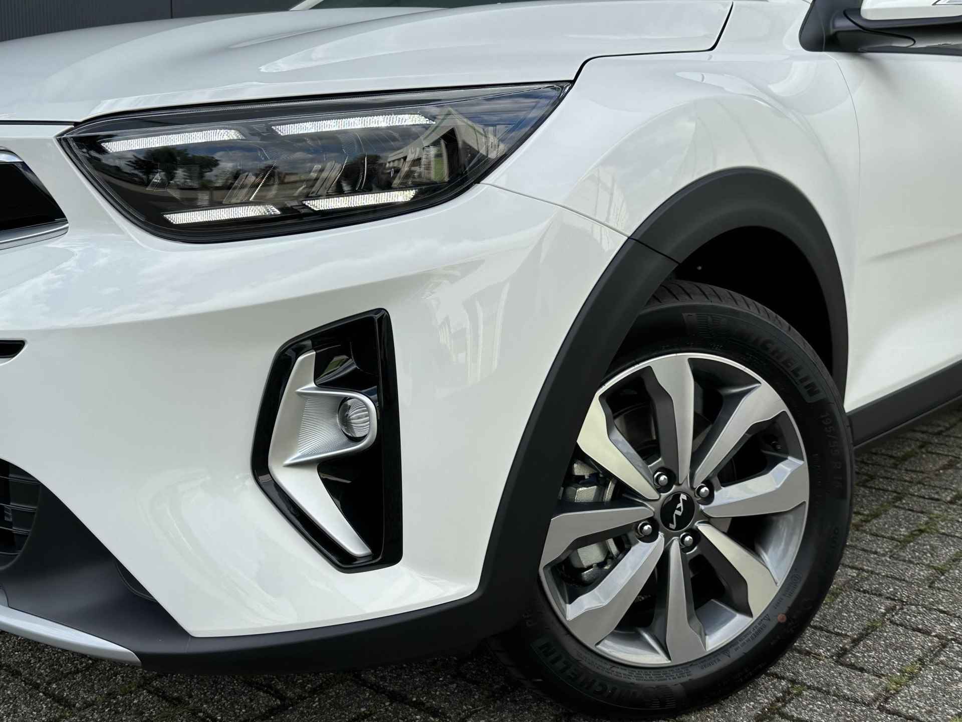 Kia Stonic 1.0 T-GDi DynamicPlusLine | *Niet op voorraad* | €2.000,- Actiekorting | Navi | Camera | Clima | LED | Apple Carplay & Android Auto | Keyless Entry - 9/30