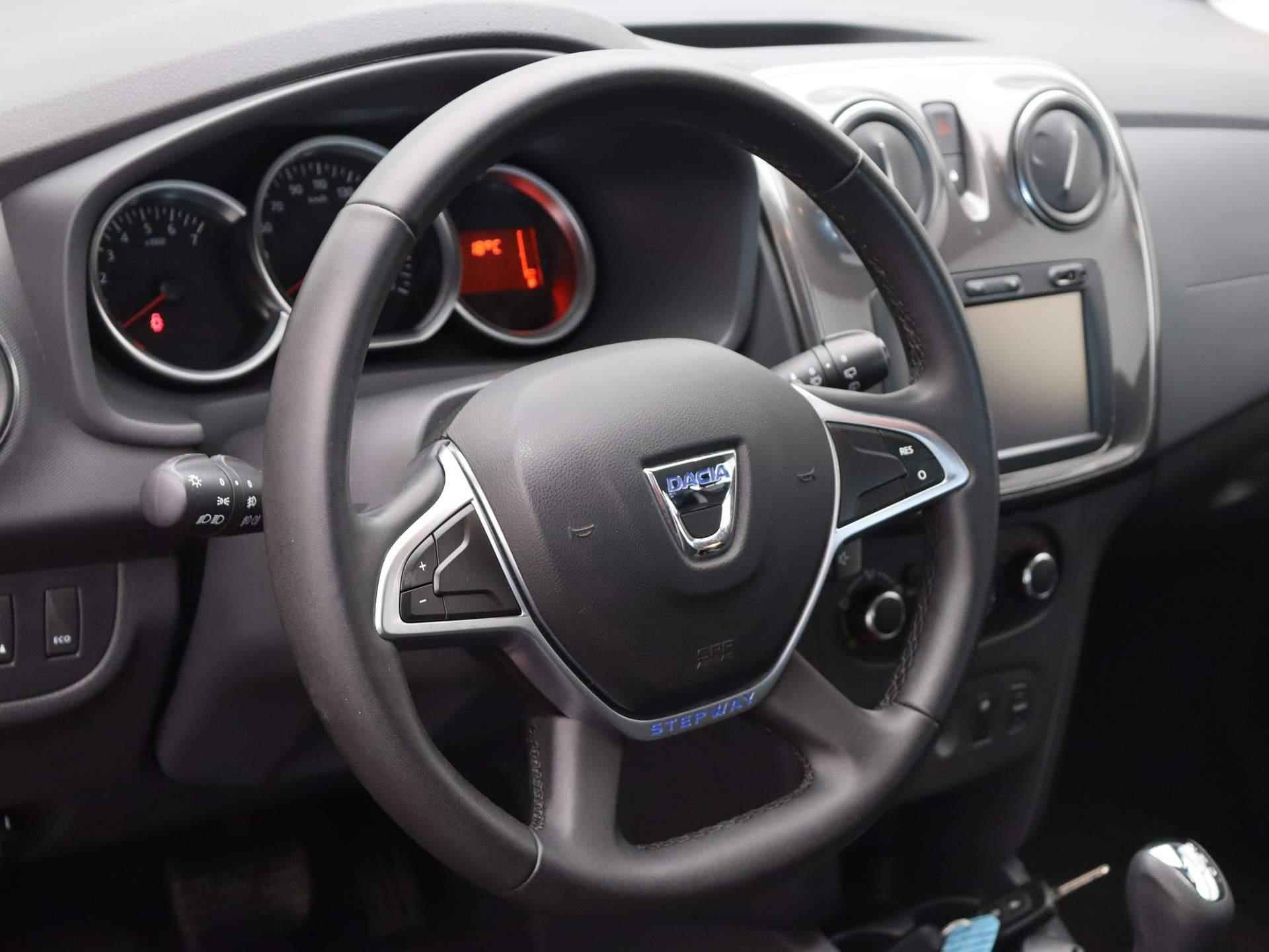 Dacia Sandero TCe 90pk Stepway Laureate | Automaat | Navigatie | Airco | ABD Dealer onderhouden | Trekhaak - 15/40