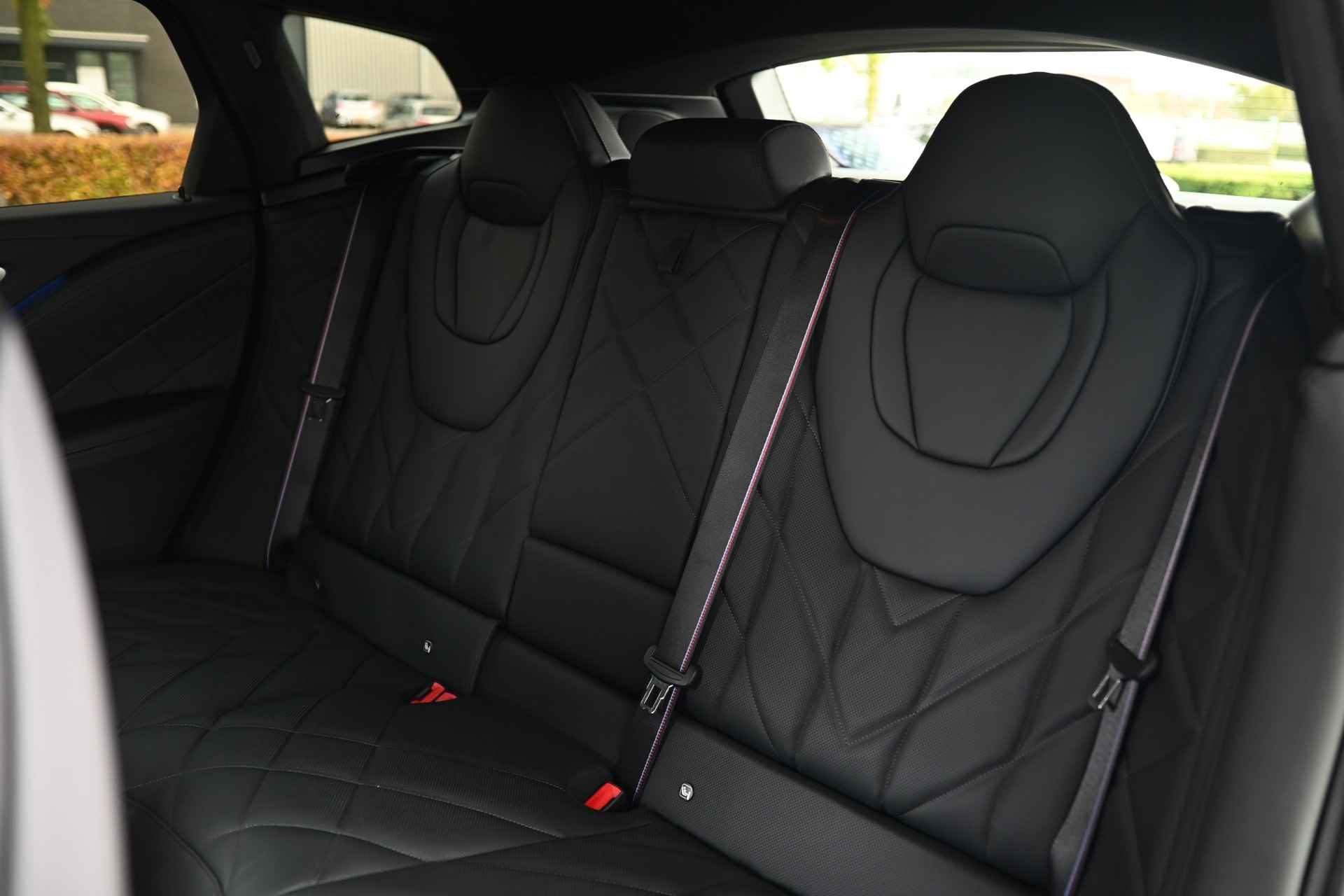 BMW XM PHEV 50e High Executive / Trekhaak / Massagefunctie / Adaptief M Onderstel Professional / Bowers & Wilkins / M Multifunctionele Stoelen / Soft-Close - 35/41