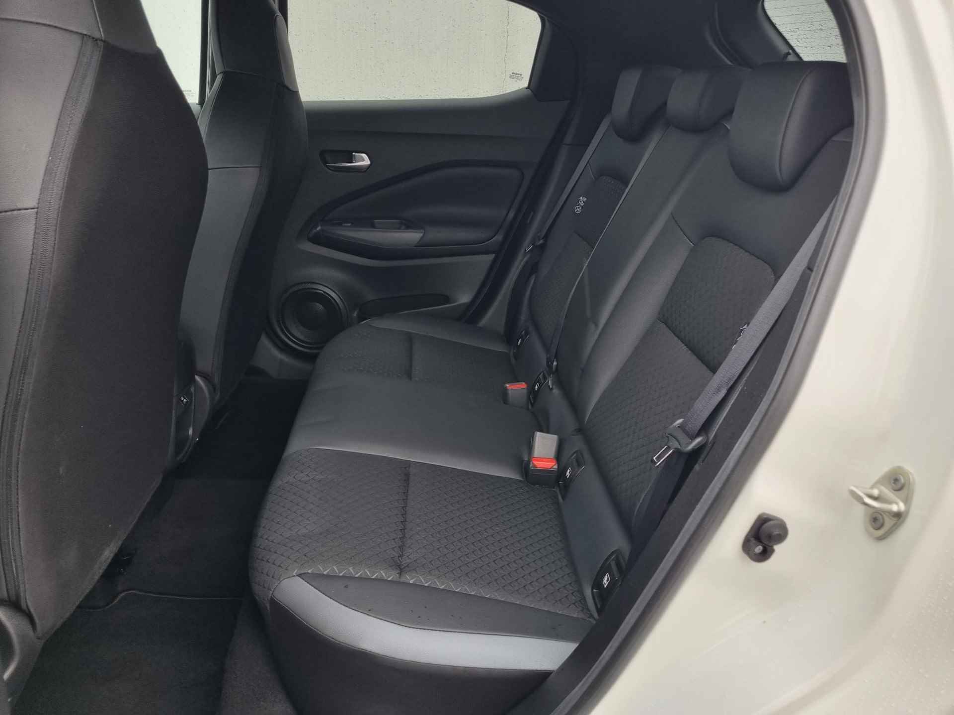 Nissan Juke 1.6 Hybrid N-Connecta Automaat / Technology Pack / Navigatie / Cruise Control Adaptief / Rondomzicht Camera - 7/39