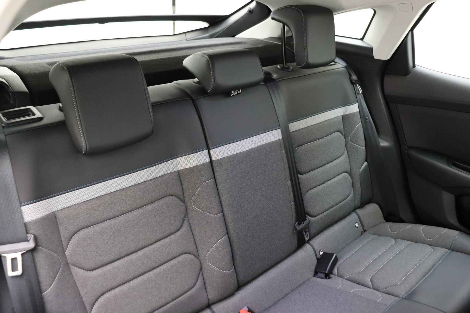 Citroen Ë-C4 Feel 50 kWh | Navigatie | Afneembare trekhaak | Head-up | Comfort Seats | Climate control| Bluetooth | Cruise control  | Laadkabel - 15/35