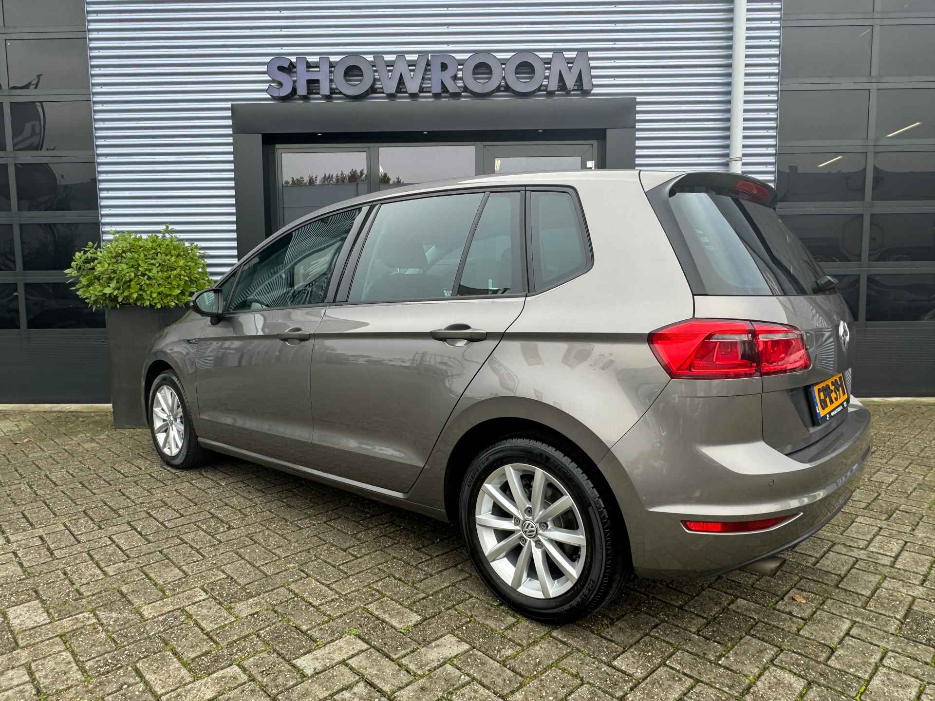 Volkswagen GOLF SPORTSVAN 1.2 TSI Highline Lounge|Cruisecontrol|Stoelverwarming|Lichtmetalenvelgen - 4/29