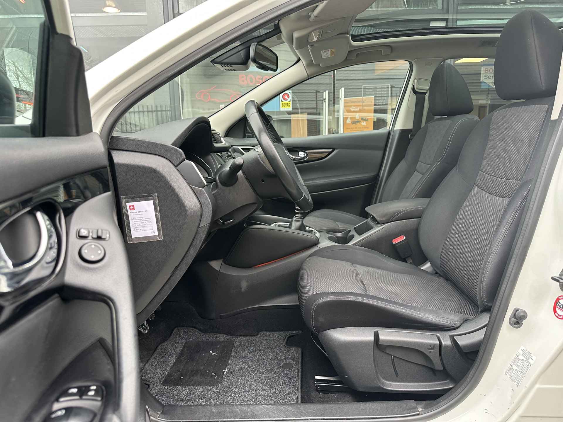 Nissan QASHQAI 1.2 Connect Edition | Panorama | Keurig onderhouden |  Interesse, Proefrit? Bel of app met: 06-24 28 28 42 - 4/28