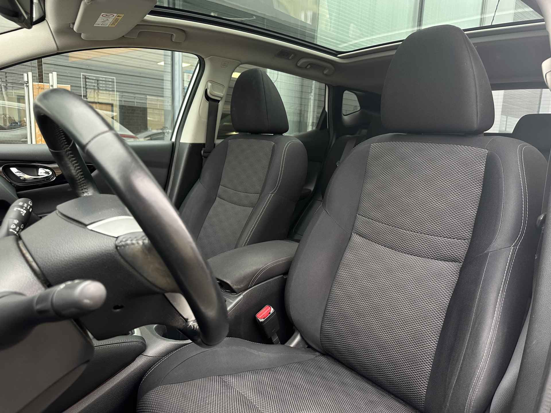 Nissan QASHQAI 1.2 Connect Edition | Panorama | Keurig onderhouden |  Interesse, Proefrit? Bel of app met: 06-24 28 28 42 - 8/28