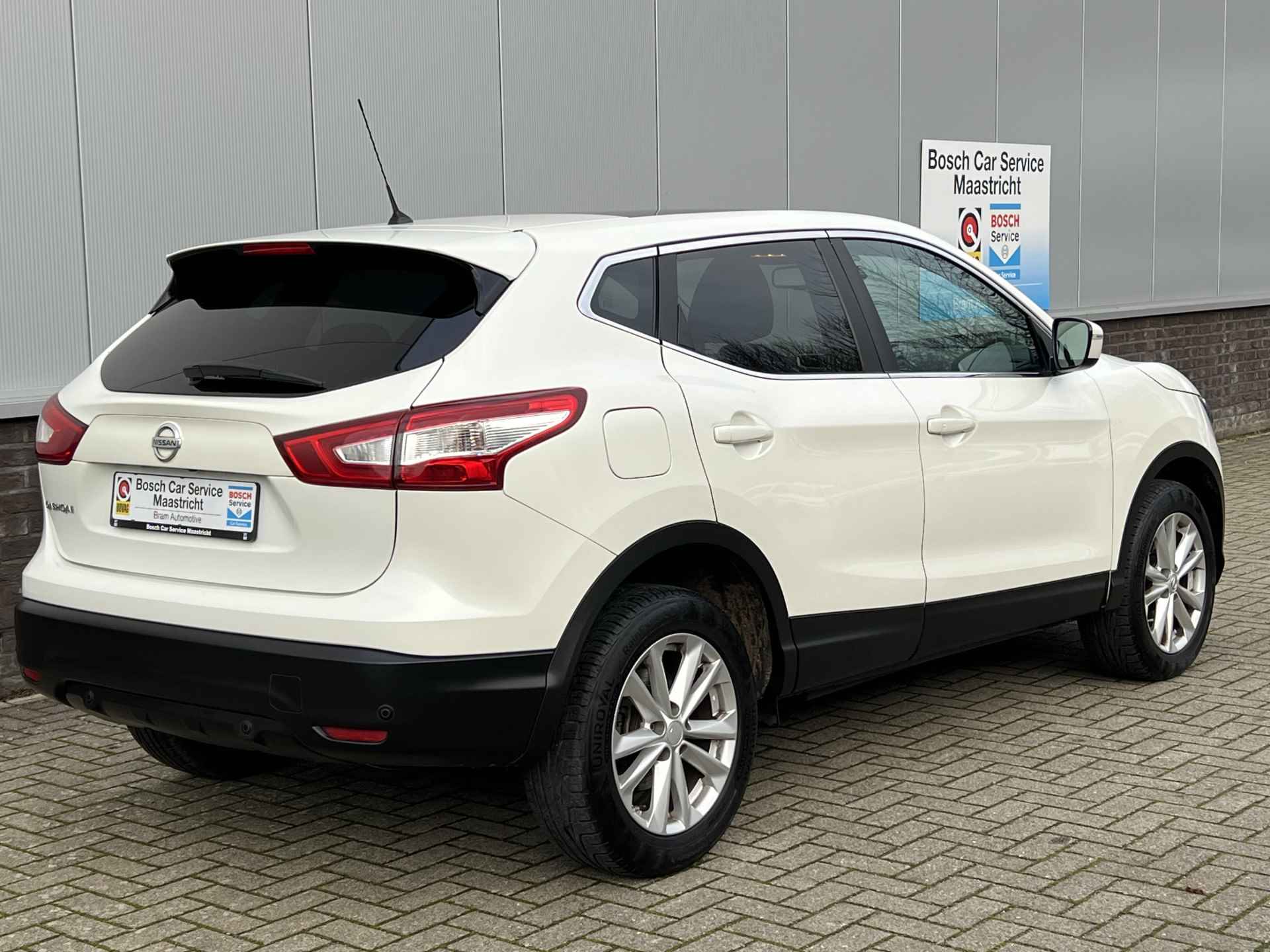 Nissan QASHQAI 1.2 Connect Edition | Panorama | Keurig onderhouden |  Interesse, Proefrit? Bel of app met: 06-24 28 28 42 - 14/28