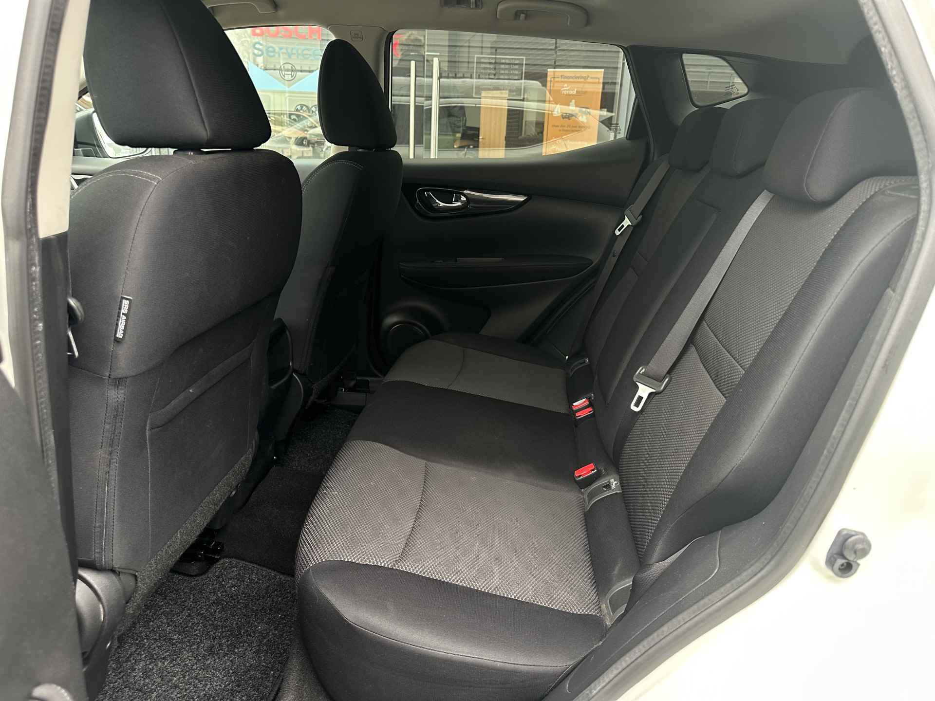 Nissan QASHQAI 1.2 Connect Edition | Panorama | Keurig onderhouden |  Interesse, Proefrit? Bel of app met: 06-24 28 28 42 - 18/28