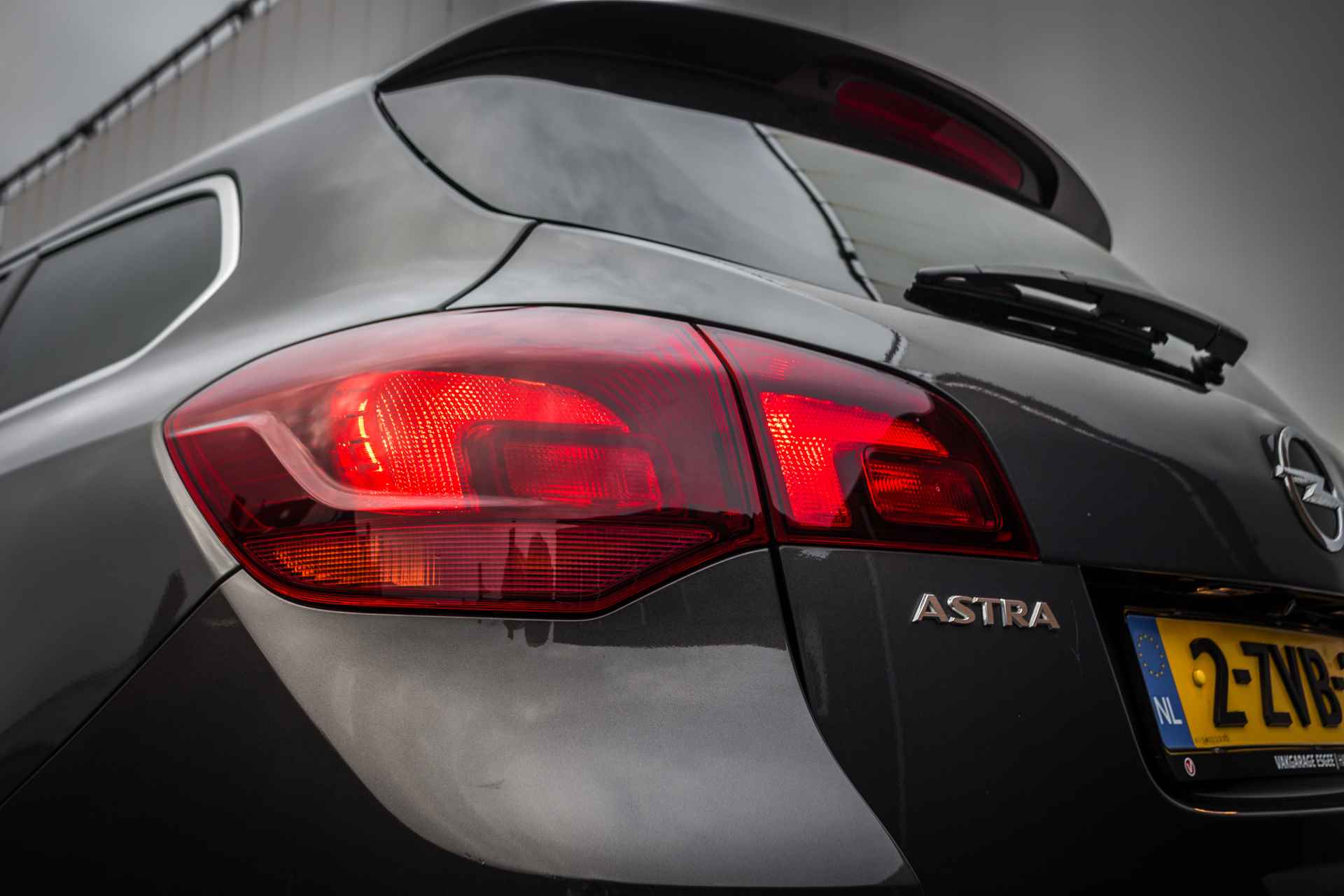 Opel Astra Sports Tourer RIJKLAAR 1 e EIGENAAR 1.4 141 PK Turbo OPC Design Edition Tourer UNIEK ! | Ergo stoelen | Clima | Navigatie | 19 Inch LMV | Pdc Achter | - 15/31