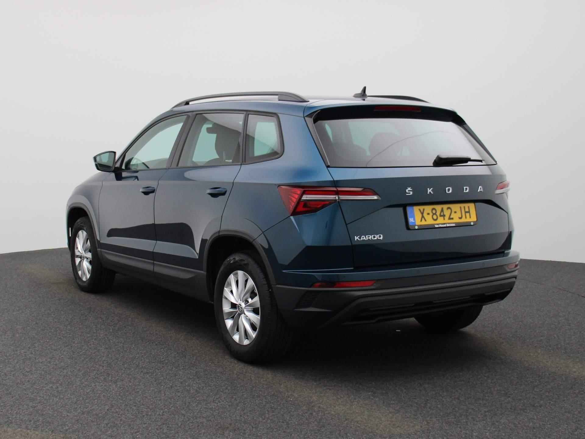 Skoda Karoq 1.5 TSI ACT Business Edition 150 PK | Automaat | LED Koplampen | Navigatie | Apple Carplay & Android auto | Stoelverwarming | Stuurverwarming | Lichtmetalen velgen | Climate Control | Cruise Control | Elektrische Achterklep | Virtual Cockpit | - 2/39