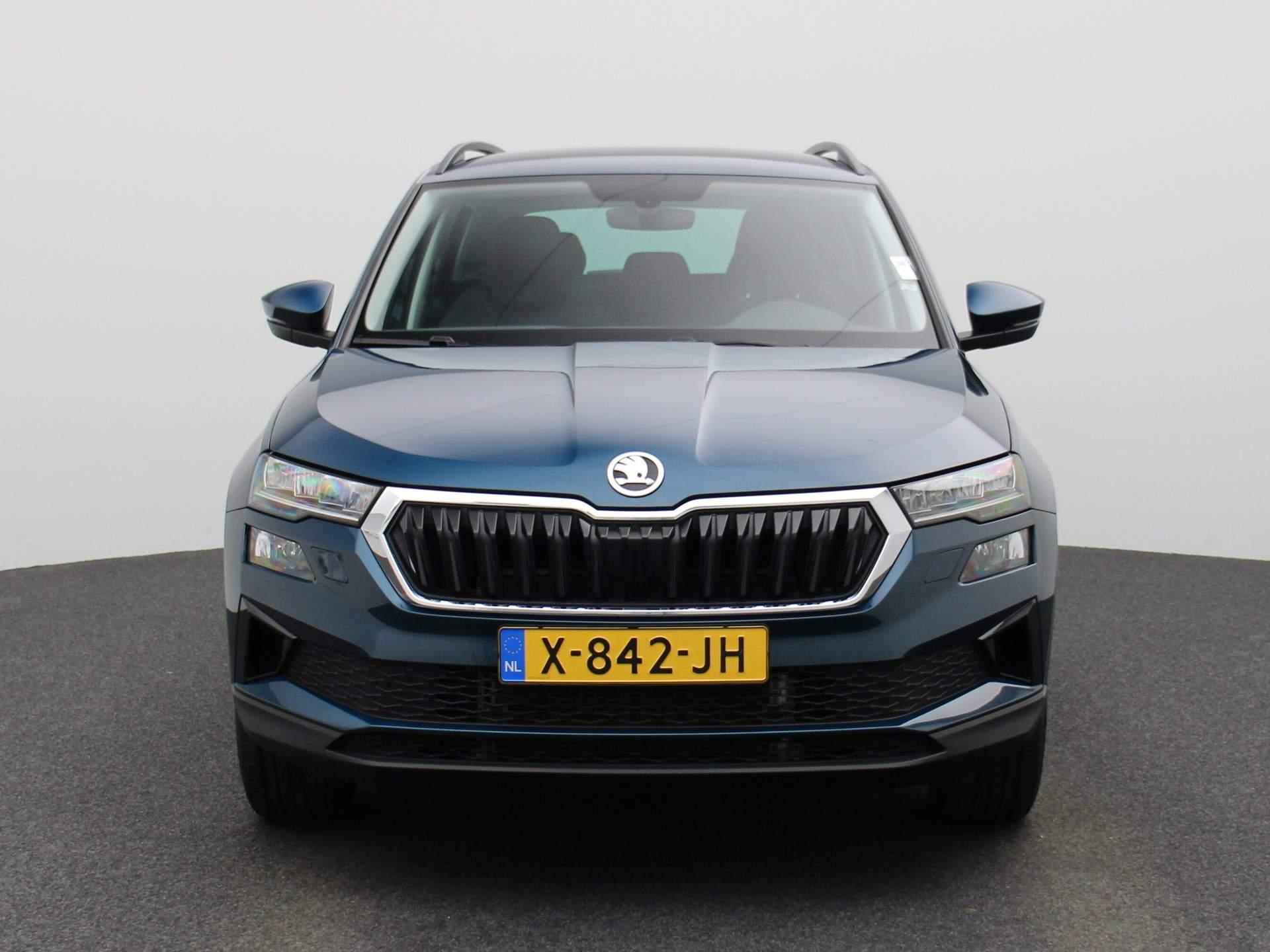 Skoda Karoq 1.5 TSI ACT Business Edition 150 PK | Automaat | LED Koplampen | Navigatie | Apple Carplay & Android auto | Stoelverwarming | Stuurverwarming | Lichtmetalen velgen | Climate Control | Cruise Control | Elektrische Achterklep | Virtual Cockpit | - 3/39