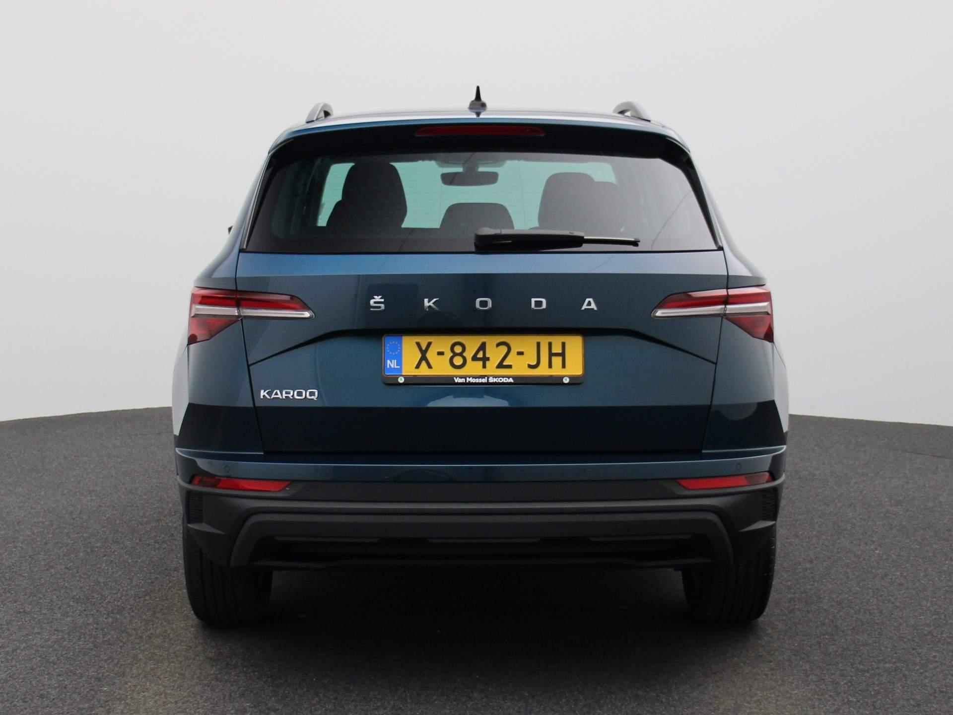 Skoda Karoq 1.5 TSI ACT Business Edition 150 PK | Automaat | LED Koplampen | Navigatie | Apple Carplay & Android auto | Stoelverwarming | Stuurverwarming | Lichtmetalen velgen | Climate Control | Cruise Control | Elektrische Achterklep | Virtual Cockpit | - 5/39